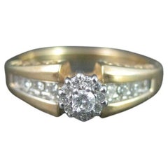 14K .33 Ctw Anillo de Compromiso de Diamantes Talla 7