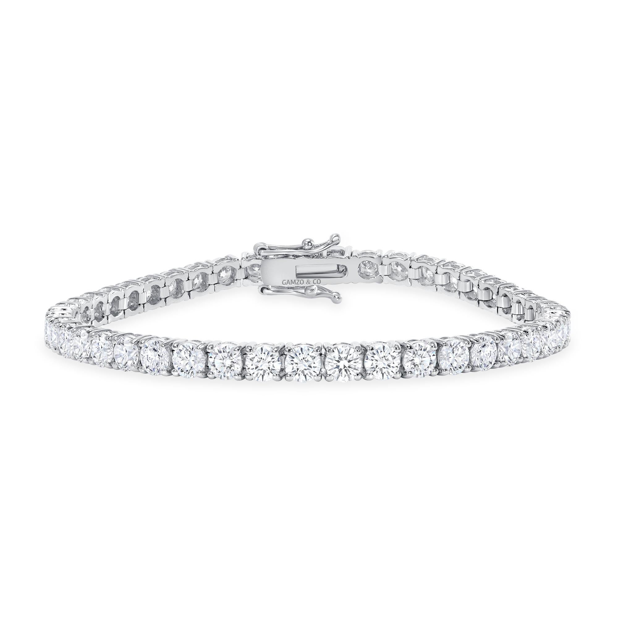 Ce bracelet tennis en diamants présente des diamants ronds magnifiquement taillés et sertis dans de l'or 14k.

Métal : Or 14k
Coupe du diamant : Diamant naturel rond 
Nombre total de carats de diamants : 5ct
Clarté du diamant : VS
Couleur du diamant