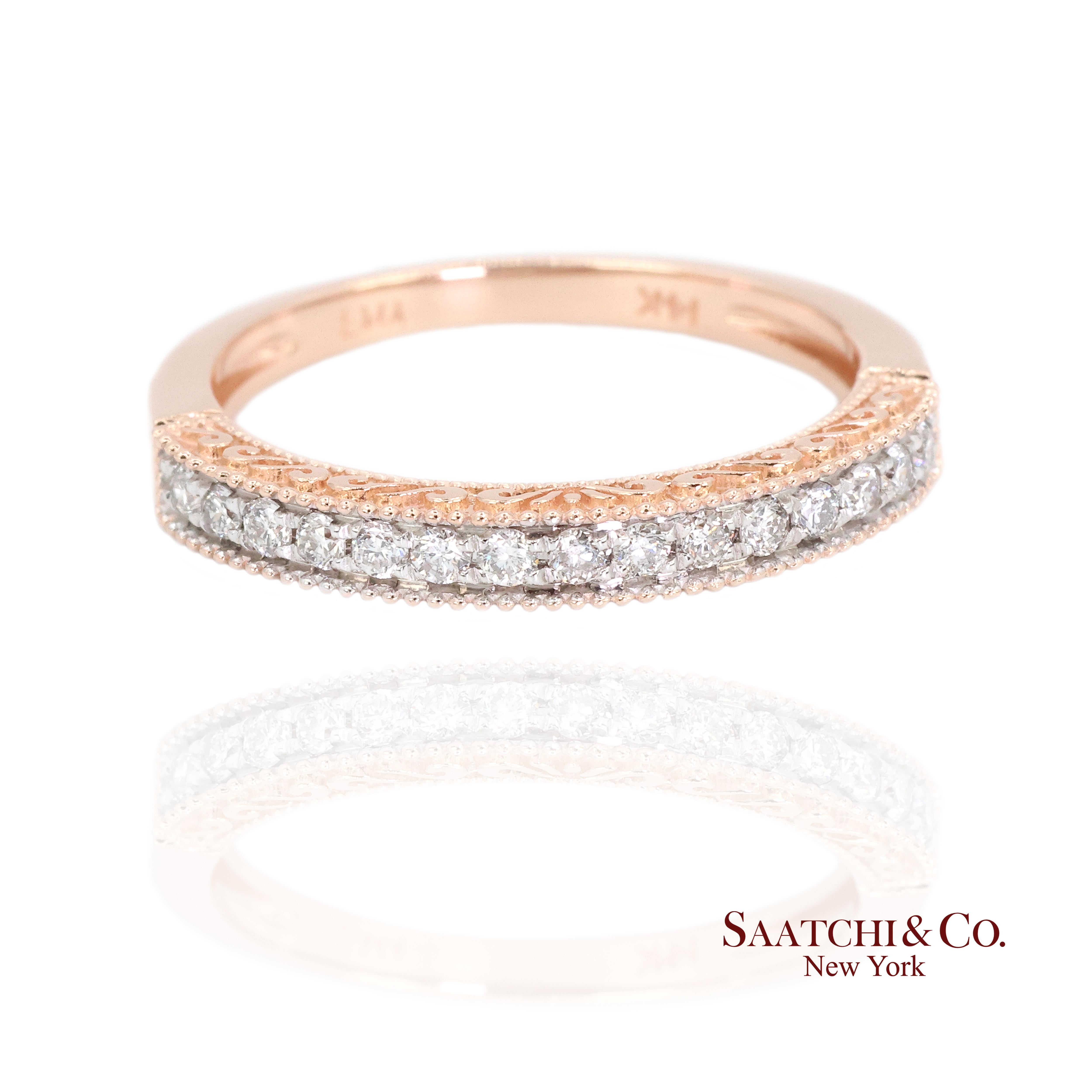14K Rose Gold Diamant graviert Band Ring

Metall Typ: 14K Weißgold
Gesamtgewicht des Artikels: 2,7 Gramm
Ringgröße: 6 (veränderbar)
Abmessungen: Länge: 21,0 mm Breite: 3,5 mm Höhe: 3,0 mm
1:
Primärer Stein: Natürlicher Diamant
Karatgewicht der