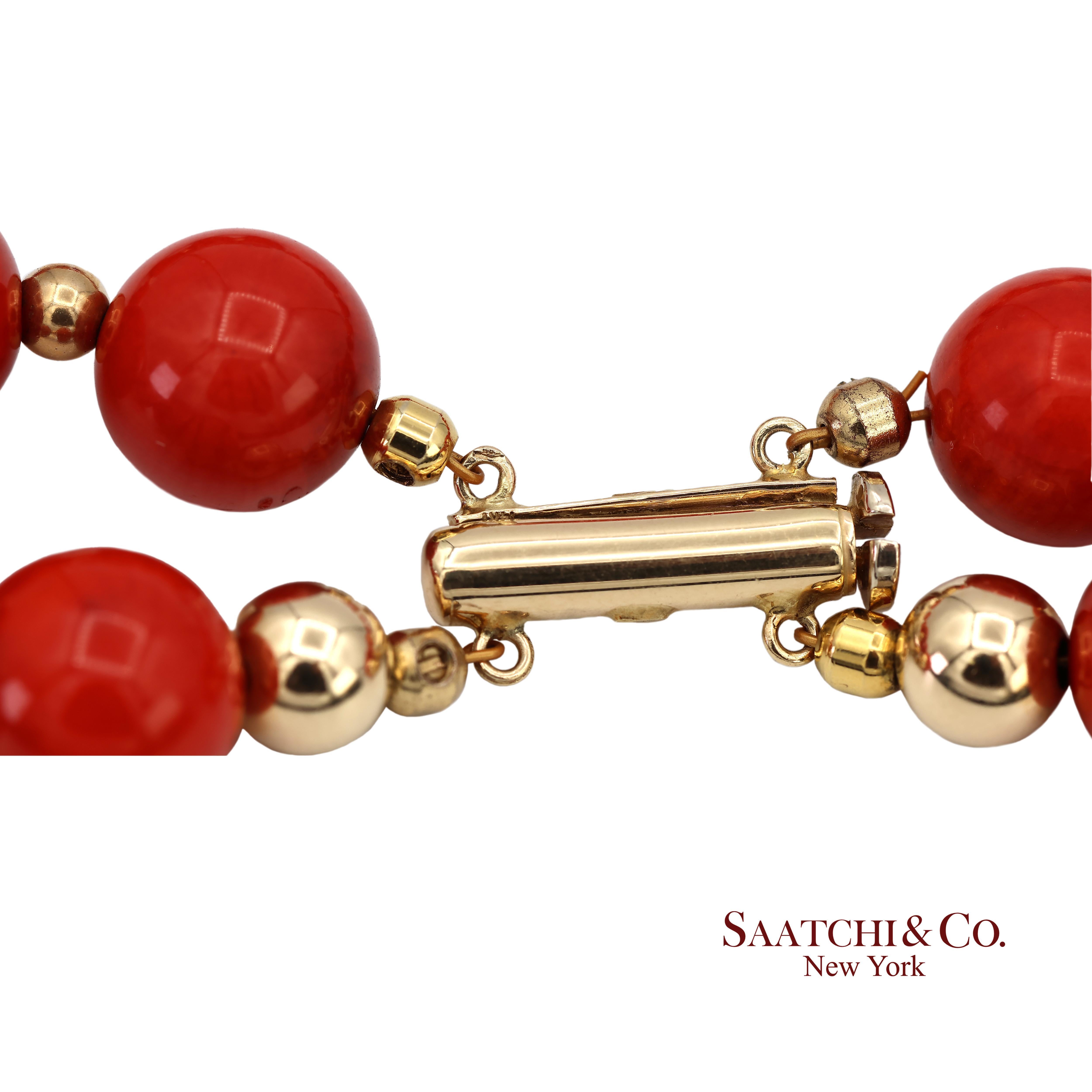 Collier de corail en or jaune massif 14K 585 en vente 3