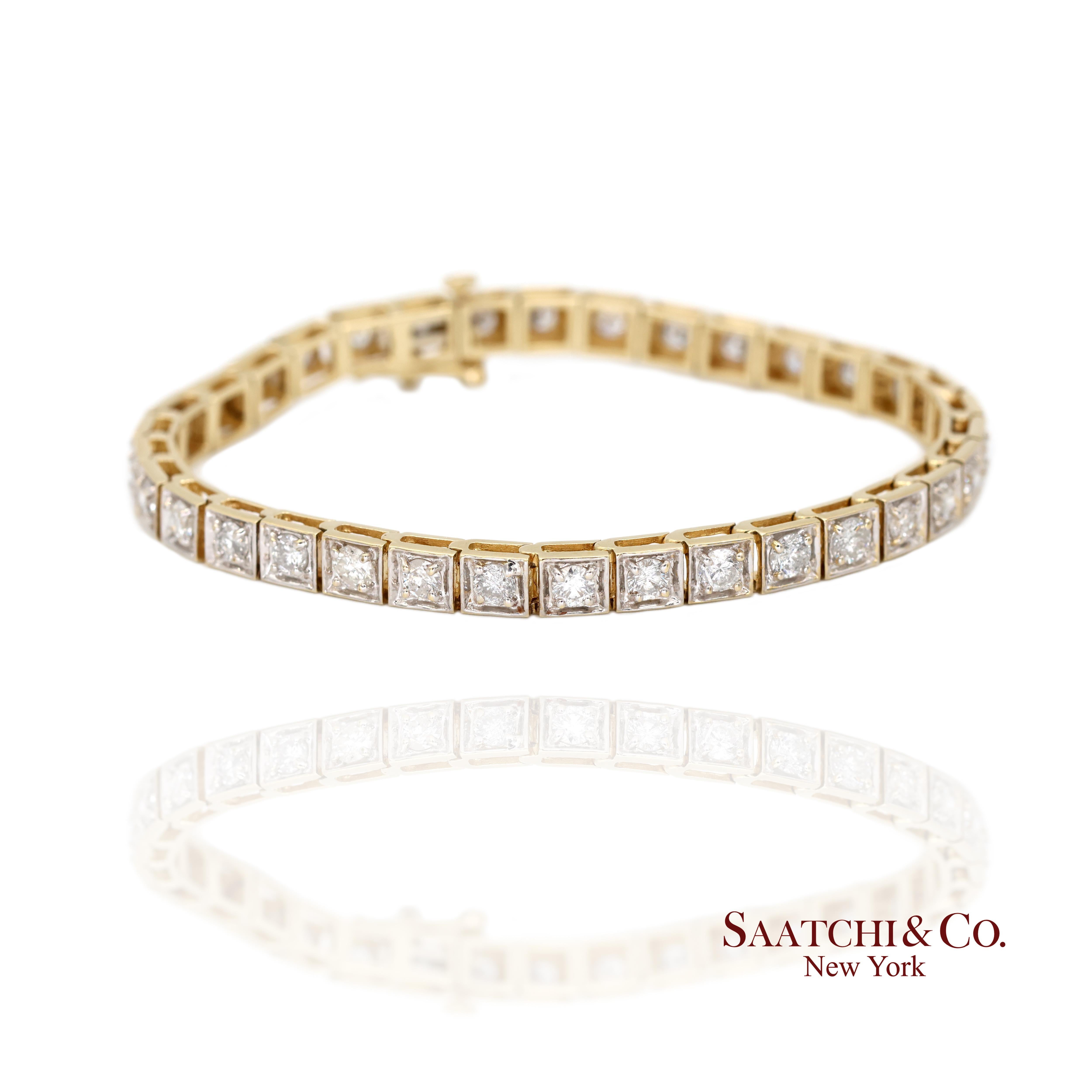 Bracciale tennis con diamanti in oro 14k

Tipo di metallo: Oro giallo 14k
Peso totale dell'articolo: 16,1 grammi
Dimensioni: Lunghezza 7,0 in Larghezza: 5,0 mm Altezza: 4,0 mm
Grande: Yes One
1:
Pietra primaria: Diamante
Peso in carati dei diamanti: