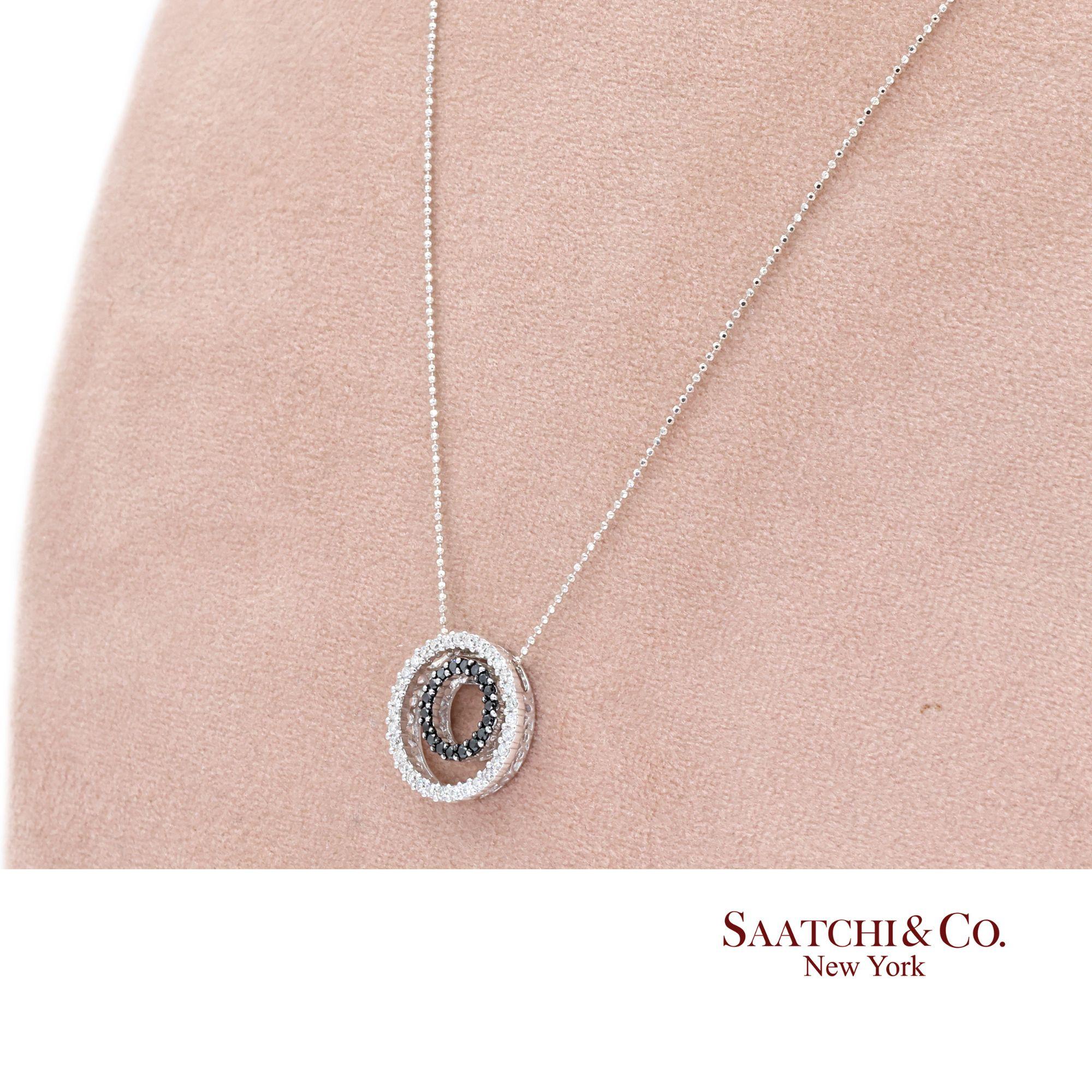 Ciondolo con diamante naturale bianco e nero in oro bianco 14K 585 con catenina in vendita 1