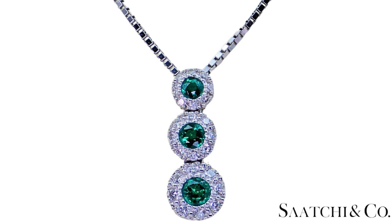 Pendentif en or blanc 14K 585 diamants naturels et émeraudes avec chaîne Neuf - En vente à New York, NY