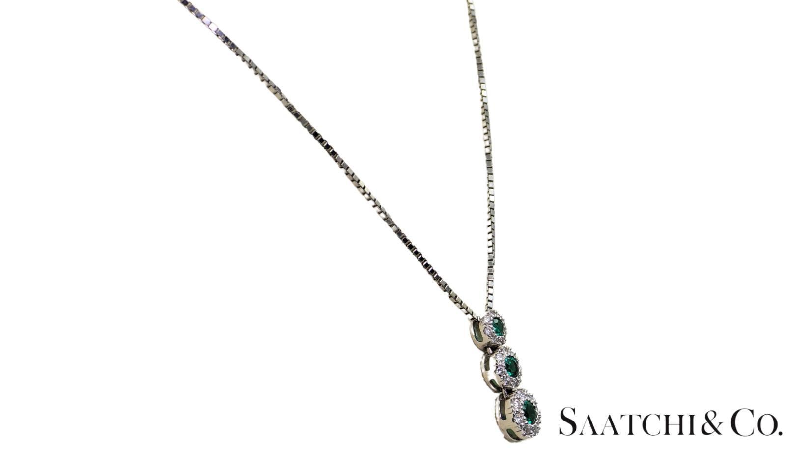 Pendentif en or blanc 14K 585 diamants naturels et émeraudes avec chaîne Pour femmes en vente