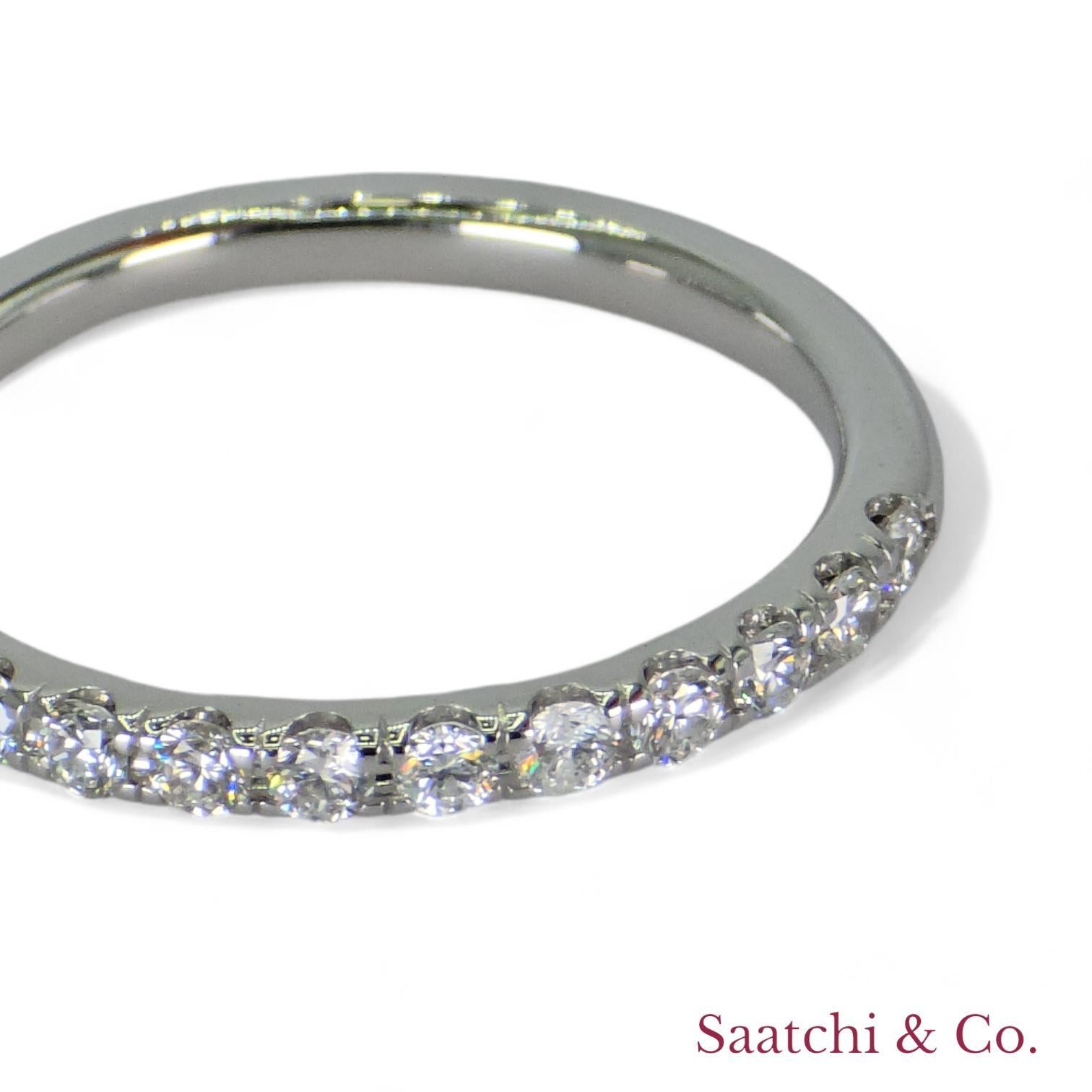 14k 585 White Gold Natural Diamond Half Eternity Band In New Condition For Sale In New York, NY