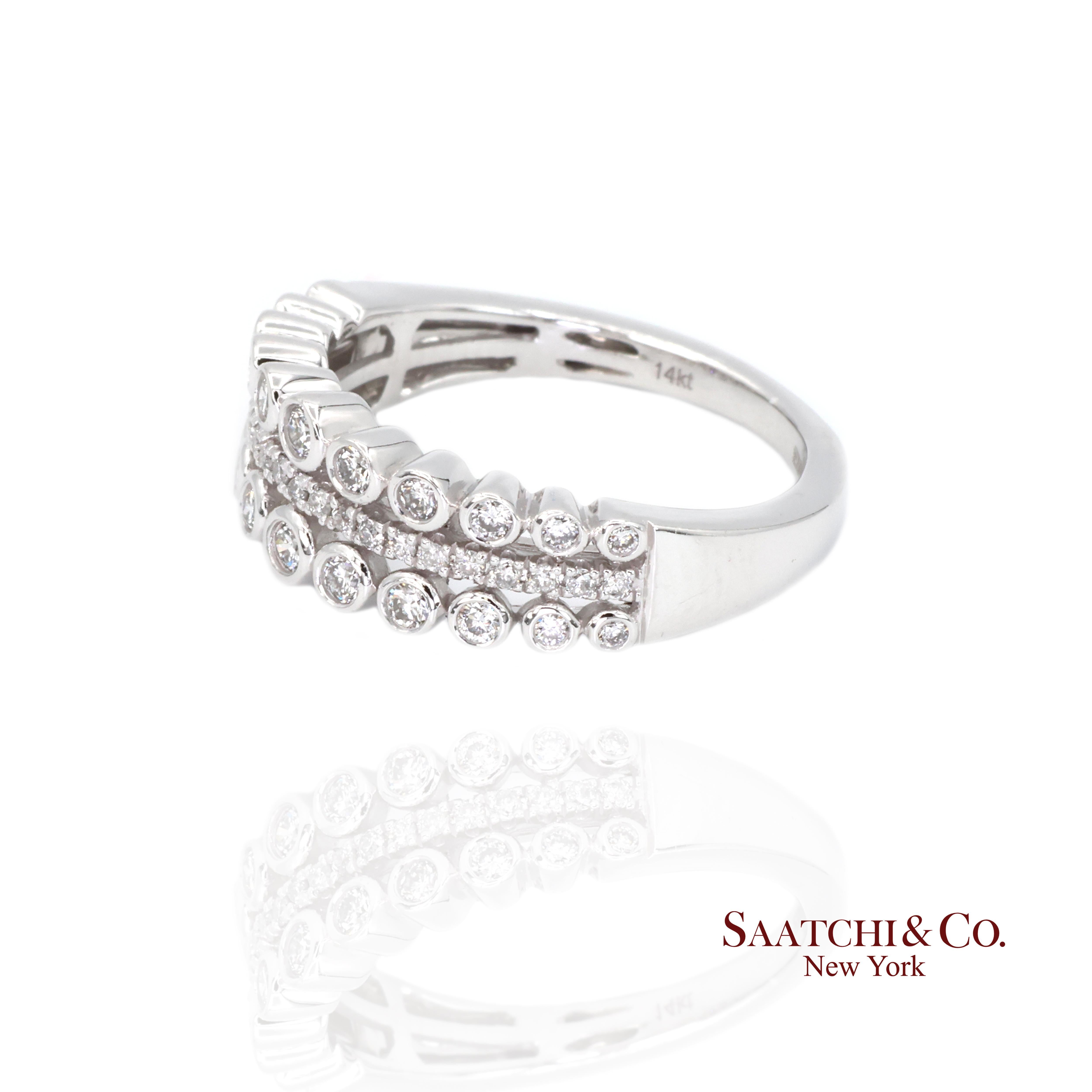 Anillo de diamantes naturales de oro blanco de 14k 585 Contemporáneo en venta