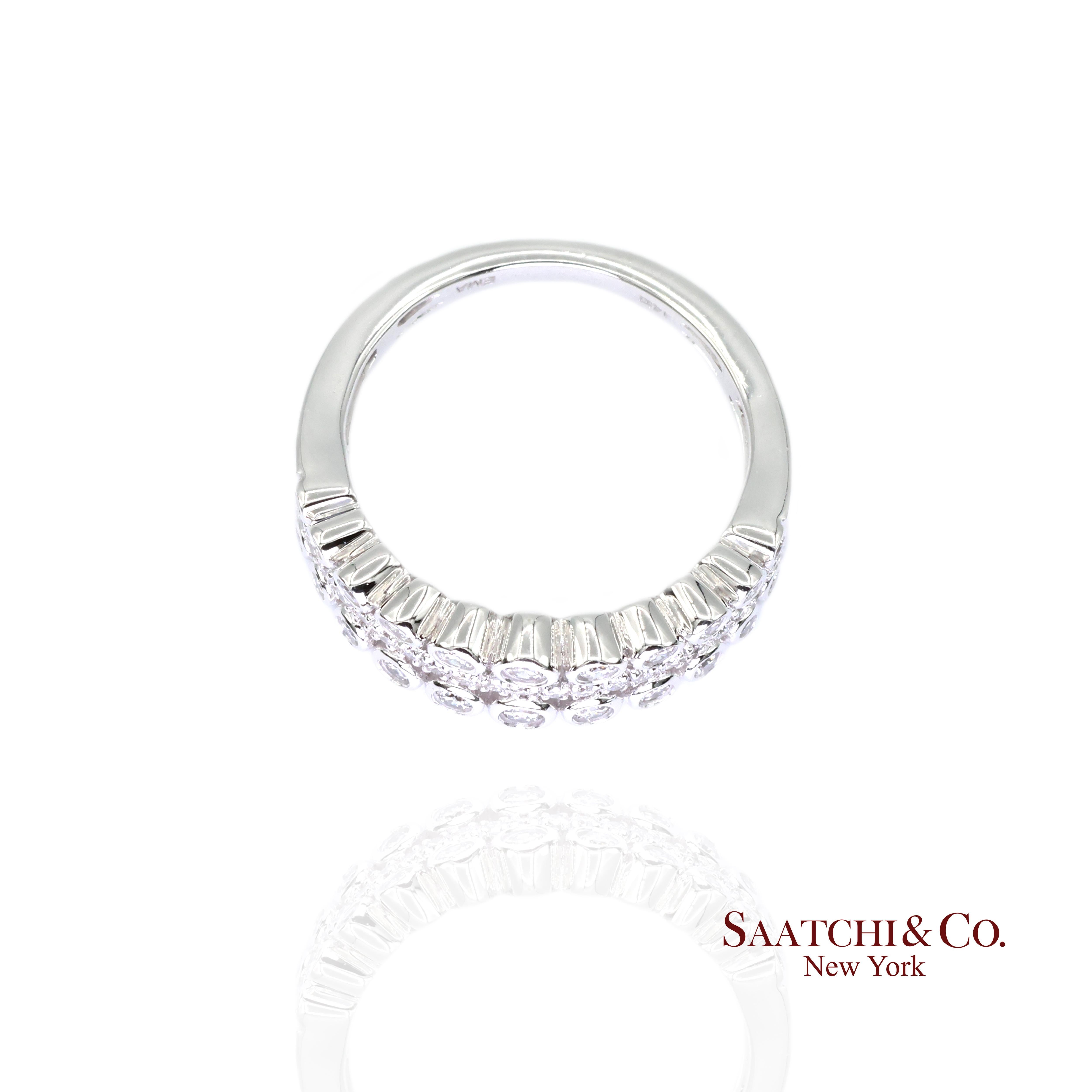 Anillo de diamantes naturales de oro blanco de 14k 585 Corte redondo en venta