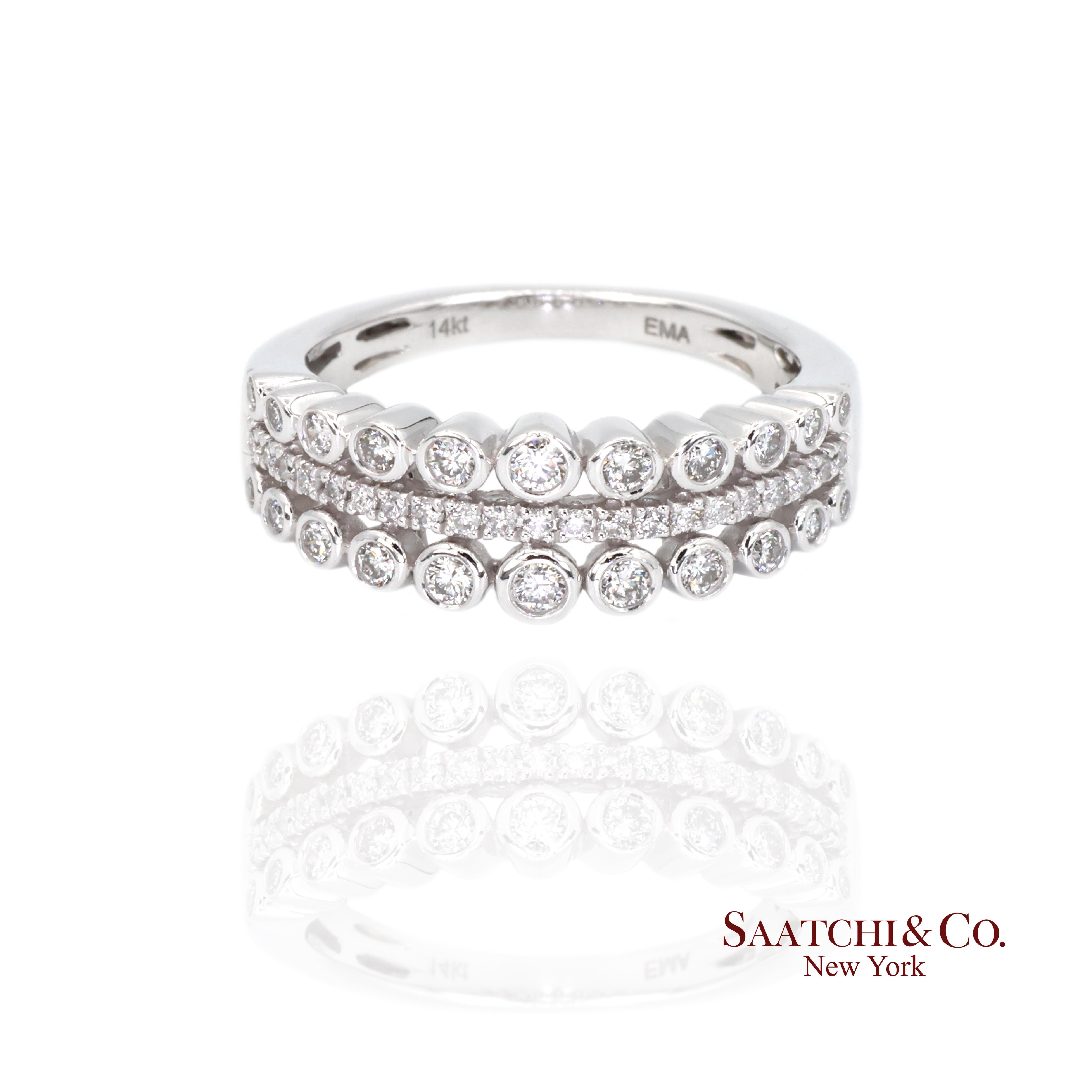 Anillo de diamantes naturales de oro blanco de 14k 585 en venta 1