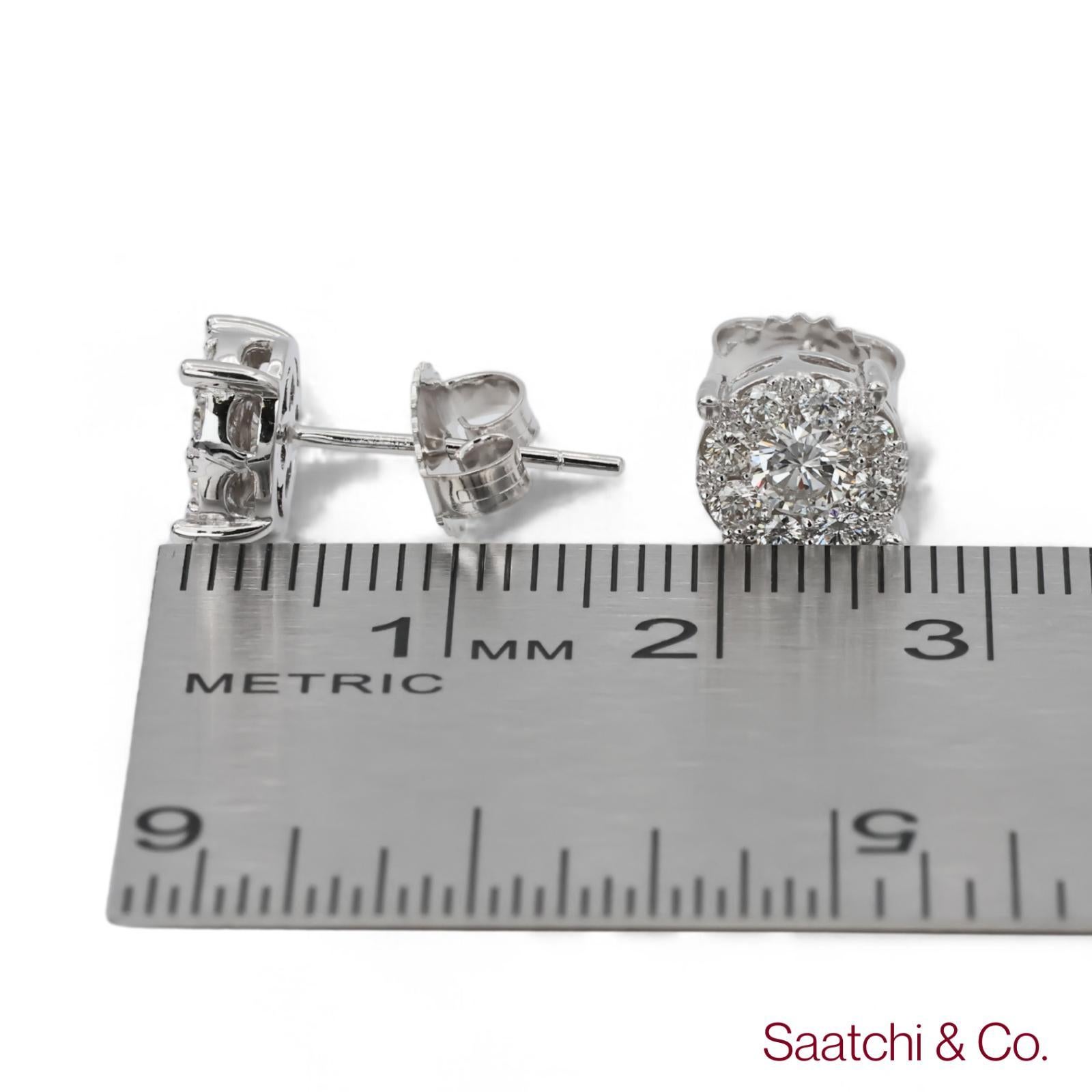 14k 585 White Gold Round Cut Diamond Cluster Stud Earrings For Sale 4