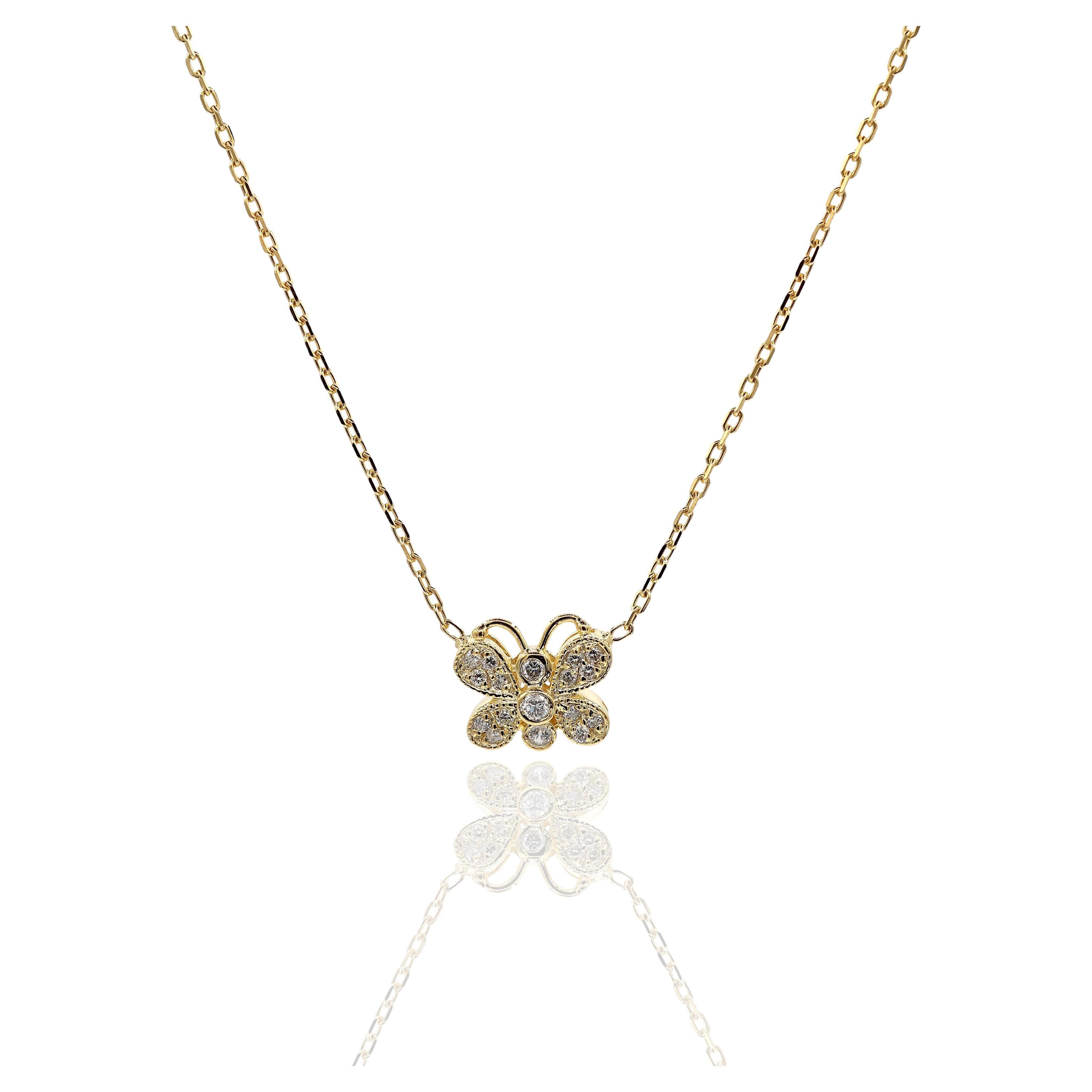 14K 585 Yellow Gold Natural Diamond Butterfly Pendant Necklace with Chain im Angebot