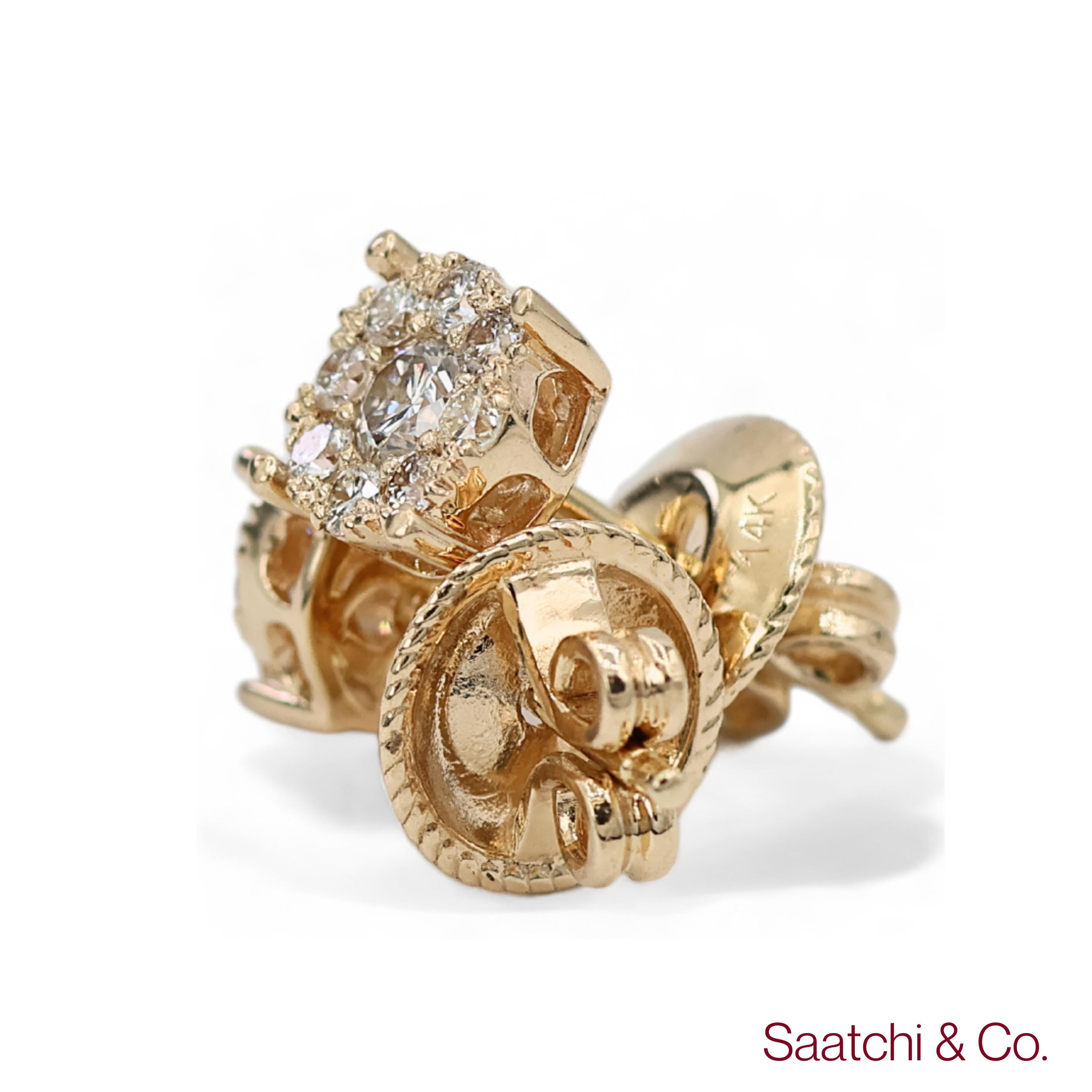 14k 585 Yellow Gold Round Cut Natural Diamond Cluster Stud Earrings In New Condition For Sale In New York, NY