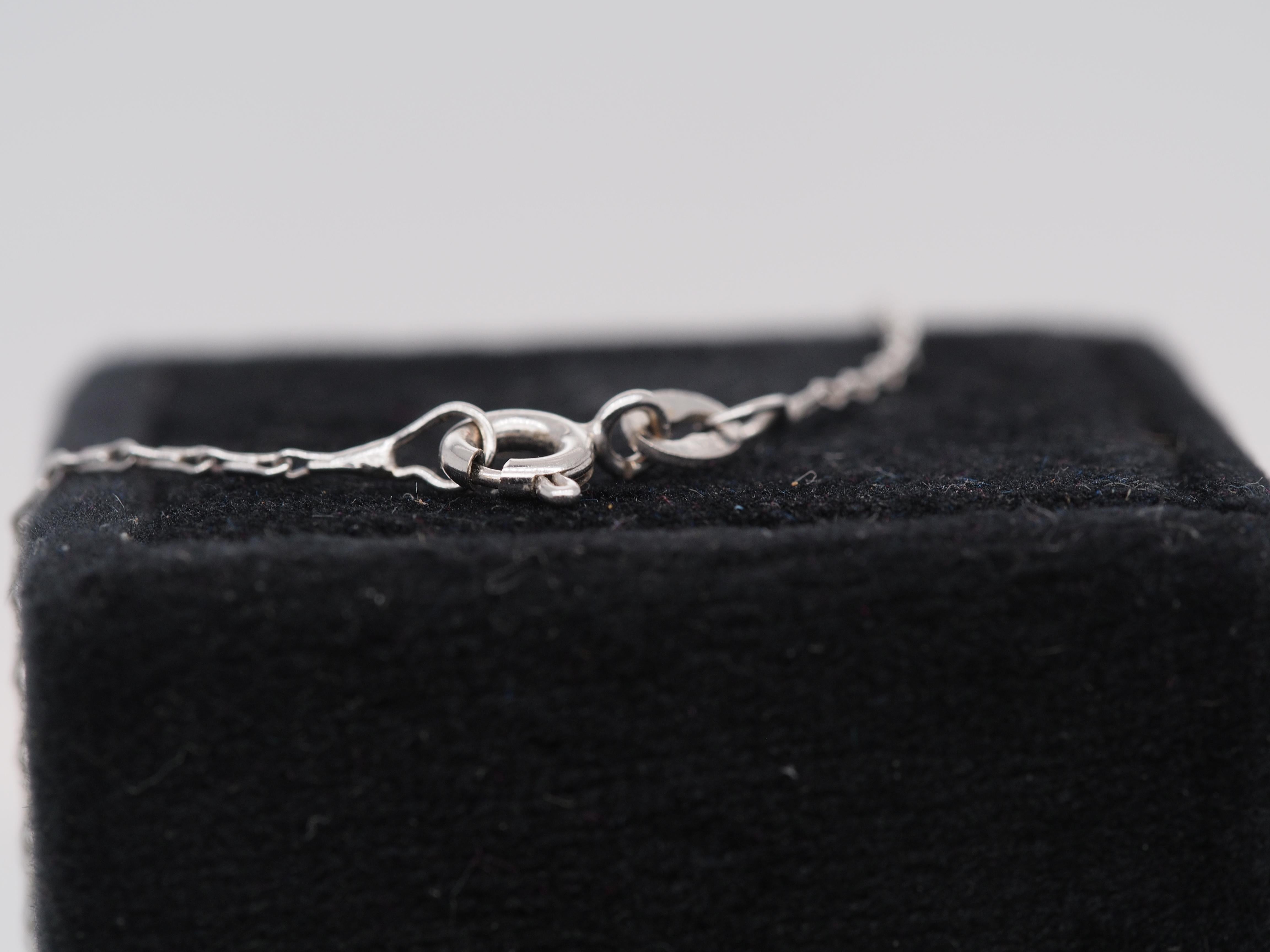 14K Pendentif à trois pierres en diamant de 0,70ct avec chaîne en vente 2