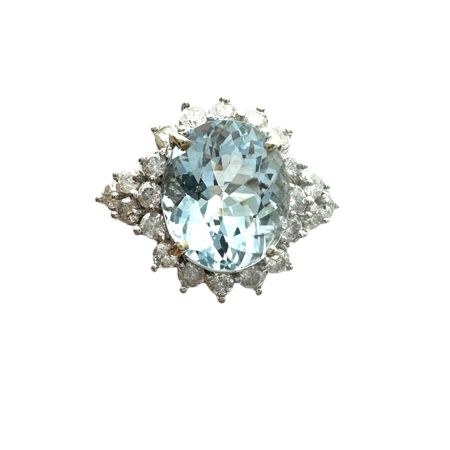 Women's or Men's 14k 883 Carat Aquamarine and Diamond Cocktail Ring For Sale