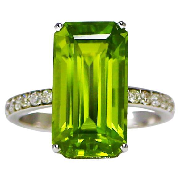 IGI 14k 8.95 Carat Top Peridot&Diamond Antique Art Deco Style Engagement Ring For Sale