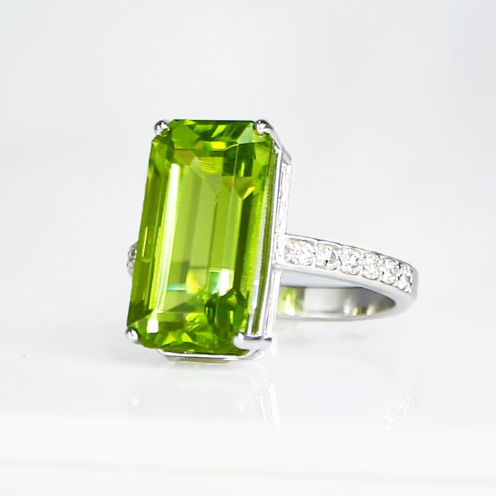 Emerald Cut IGI 14k 8.95 Carat Top Peridot&Diamond Antique Art Deco Style Engagement Ring For Sale