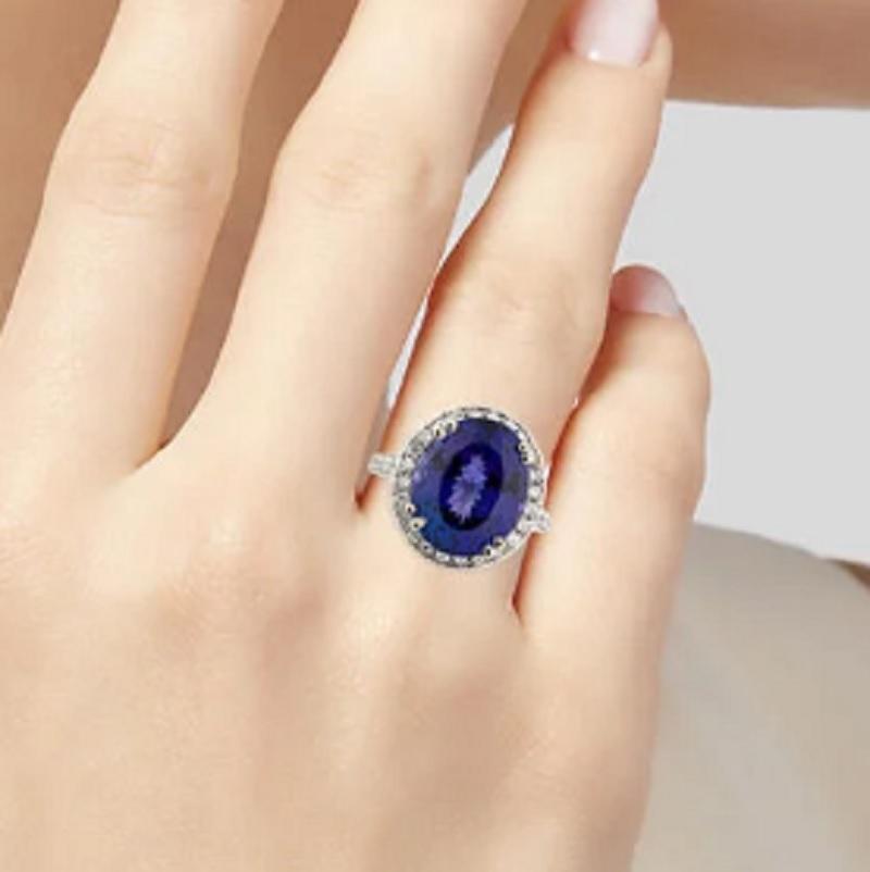 Taille ronde 14K 9.48ct Tanzanite & 0.8  Bague cocktail en diamants en vente