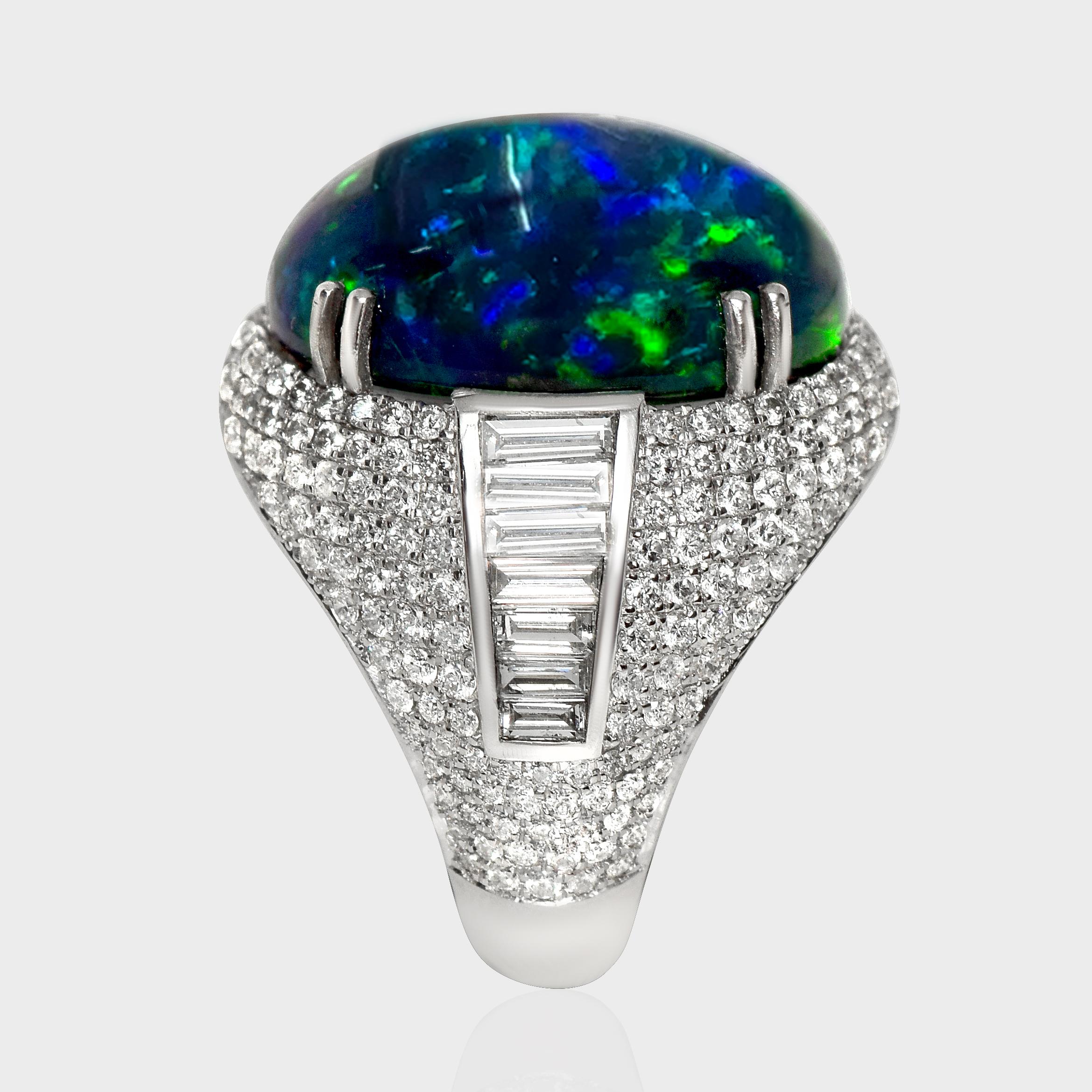 14K 9.91 ct  Natürliche Farben spielender schwarzer Opal-Diamanten-Cocktailring für Damen oder Herren im Angebot