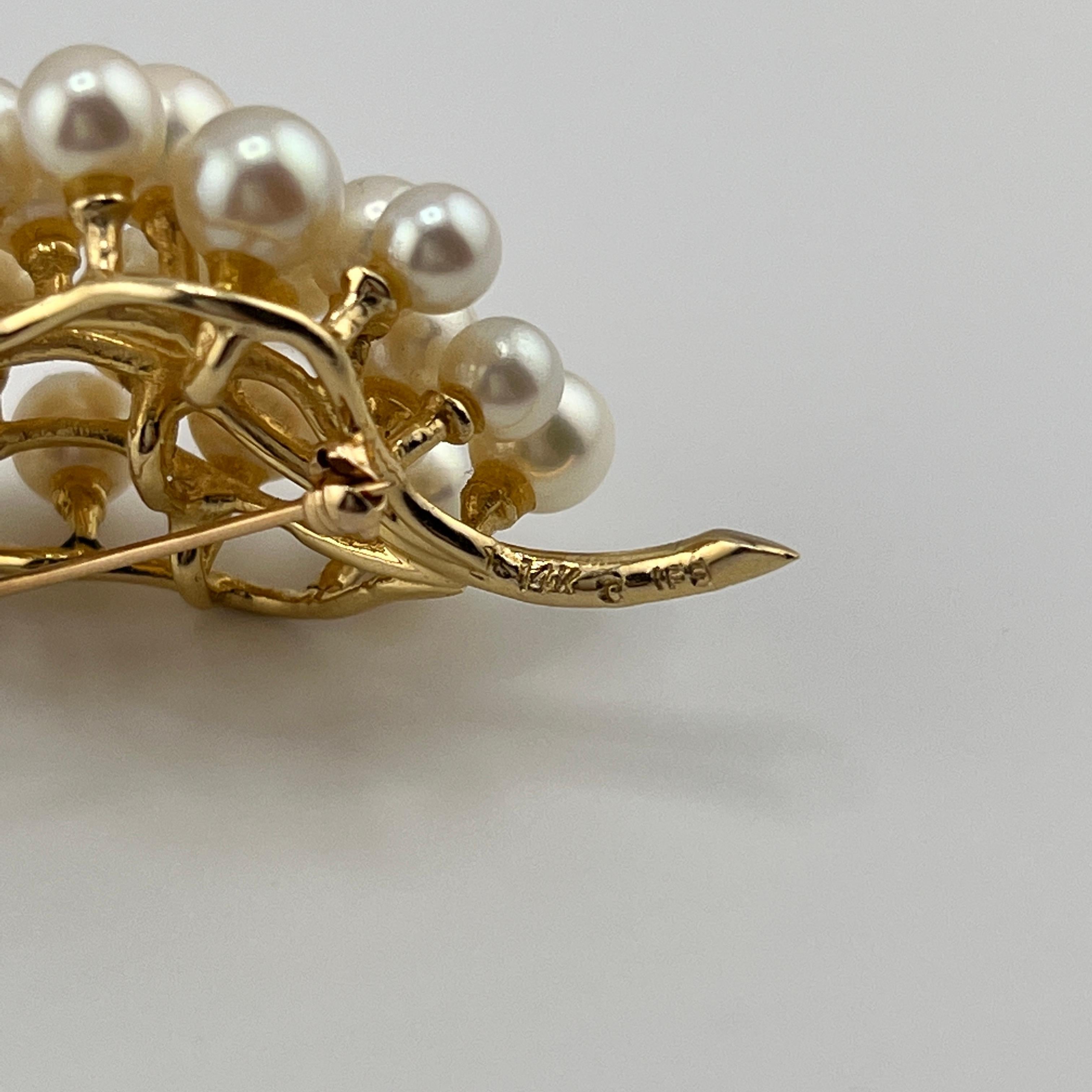 14k Akoya Pearl Brooch In Excellent Condition For Sale In Austin, TX