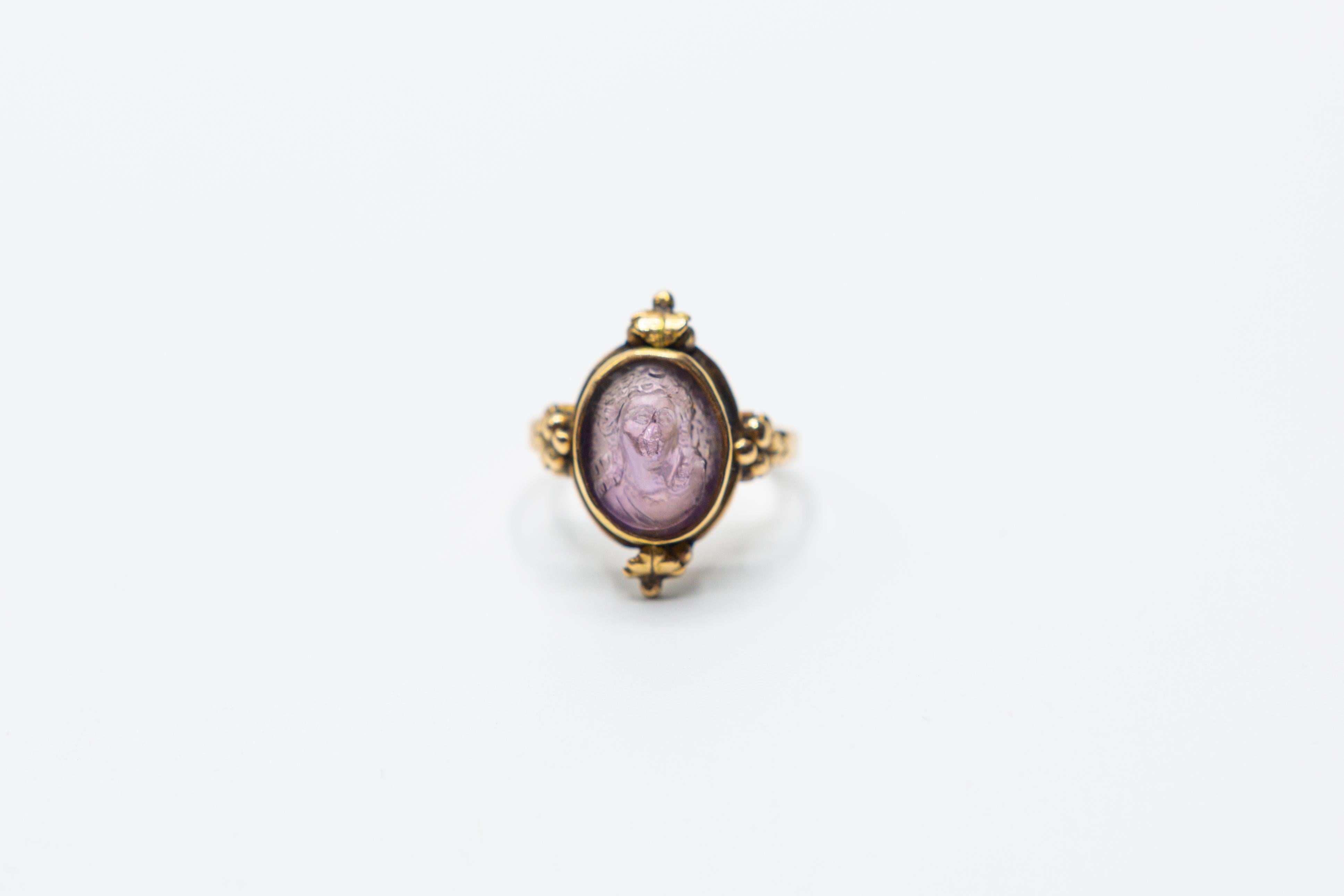 14 Karat Amethyst Cameo Ring For Sale 2