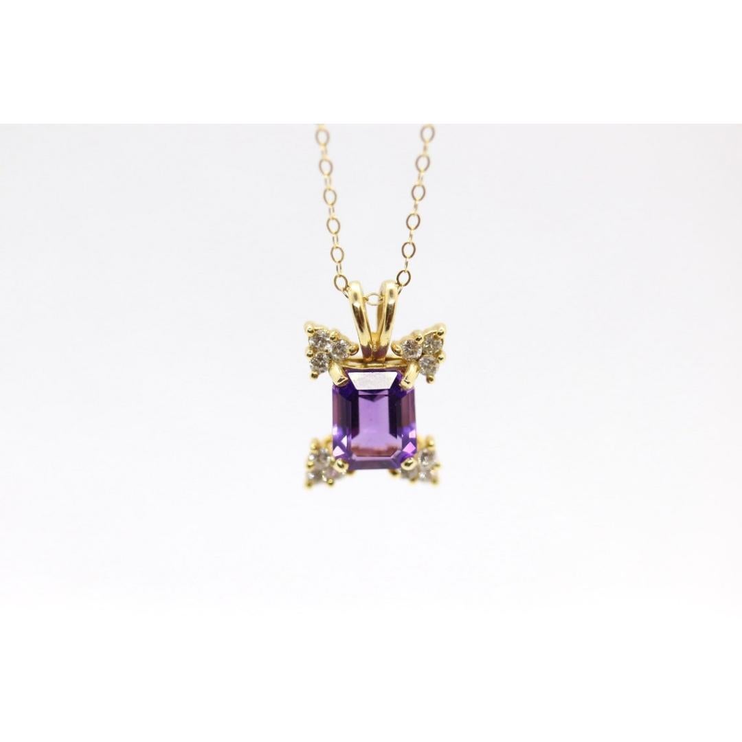 Vintage des années 1990
MATERIAL : Pierre
Pierre précieuse : Améthyste
Style : Minimaliste

Largeur du pendentif : 12 millimètres ; Hauteur du pendentif : 19 millimètres ; Longueur du collier : 16 pouces

3,1 grammes de poids total
9mm par 7mm