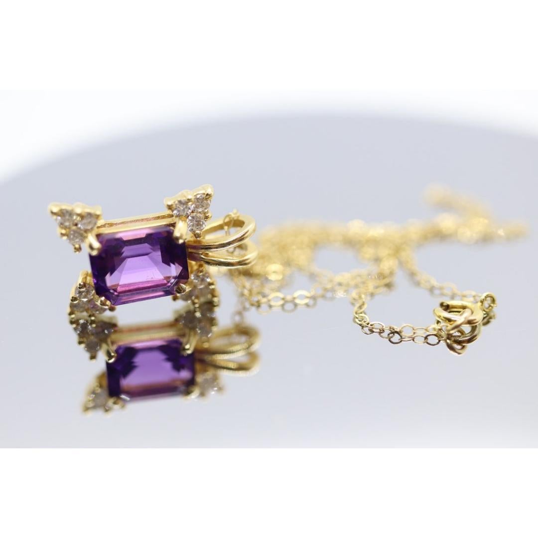 Pendentif 14k en améthyste taille émeraude et diamants. Étoile à grappes de diamants et 16 pouces en vente 2