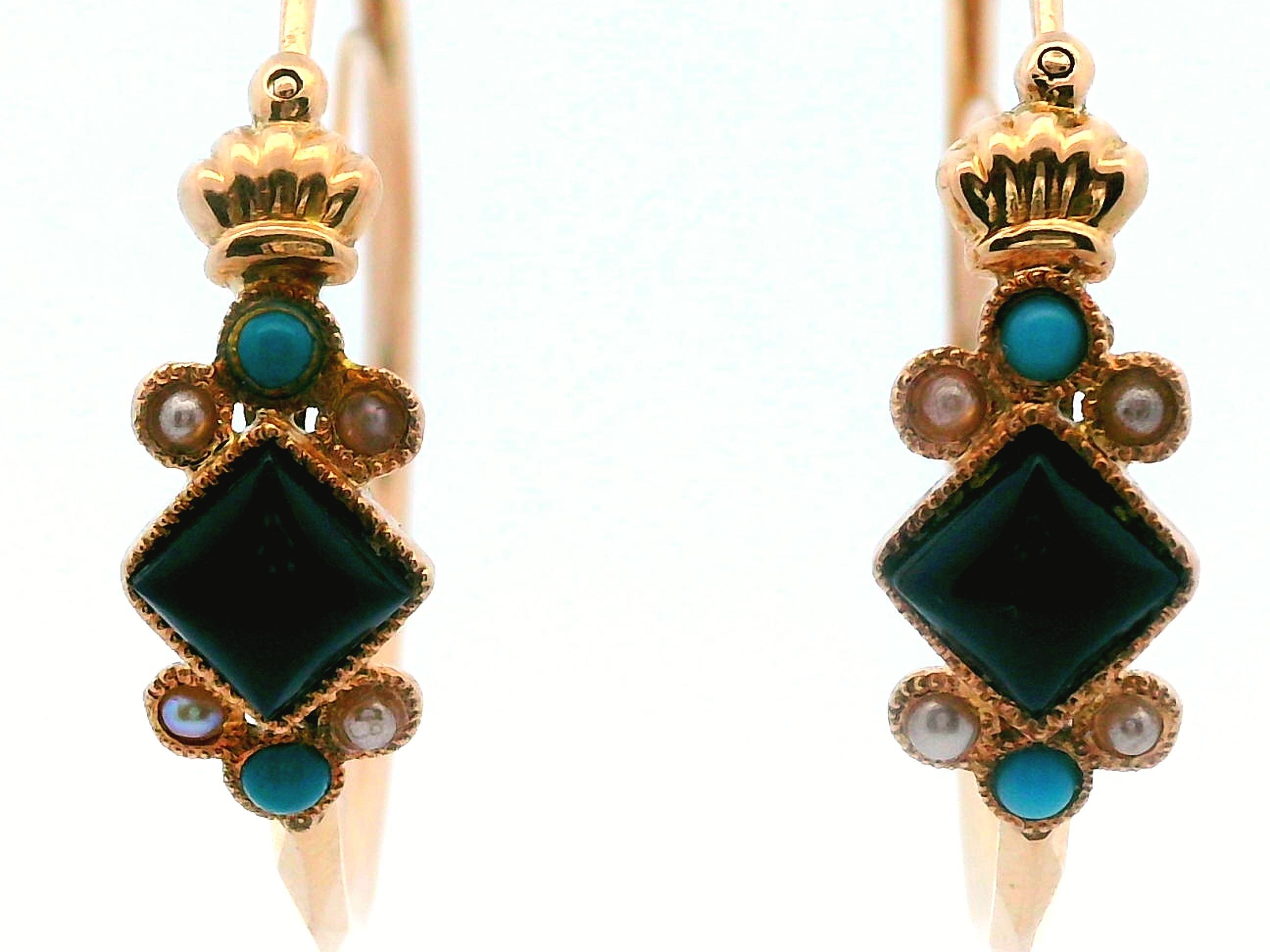 Cabochon Orecchini a cerchio Biedermeier antichi 14k con onice, turchese e perle di mare in vendita