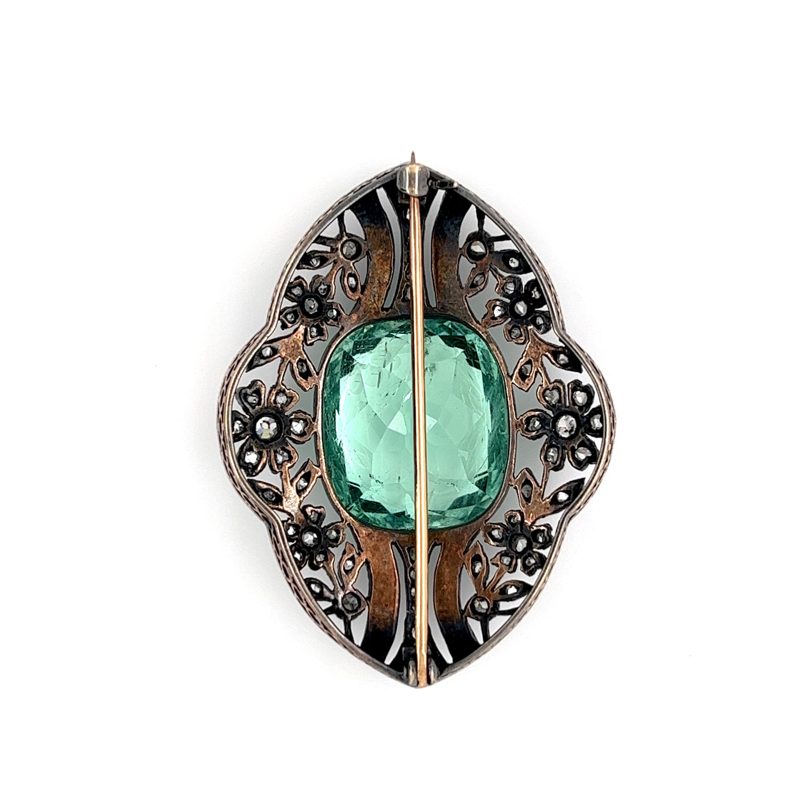 Broche russe ancienne 14 carats en béryl non chauffé, onyx et diamants taille vieille mine Unisexe en vente