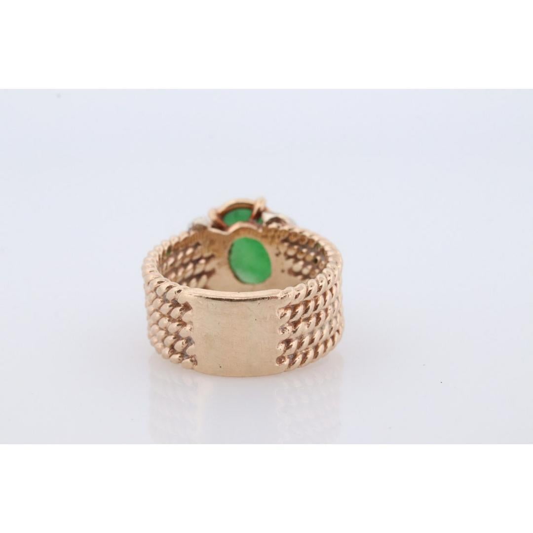 14k Apfel-Jade-Diamantring. Jade Cabochon Ring in Zackenform. Akzentuiert mit Diamanten Damen im Angebot