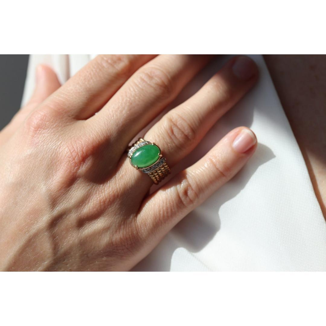 14k Apfel-Jade-Diamantring. Jade Cabochon Ring in Zackenform. Akzentuiert mit Diamanten im Angebot 3