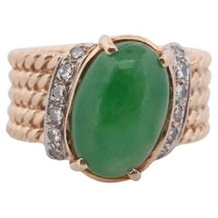 Anillo de diamantes de jade manzana de 14k. Anillo con cabujón de jade engastado. Acentuado con diamantes