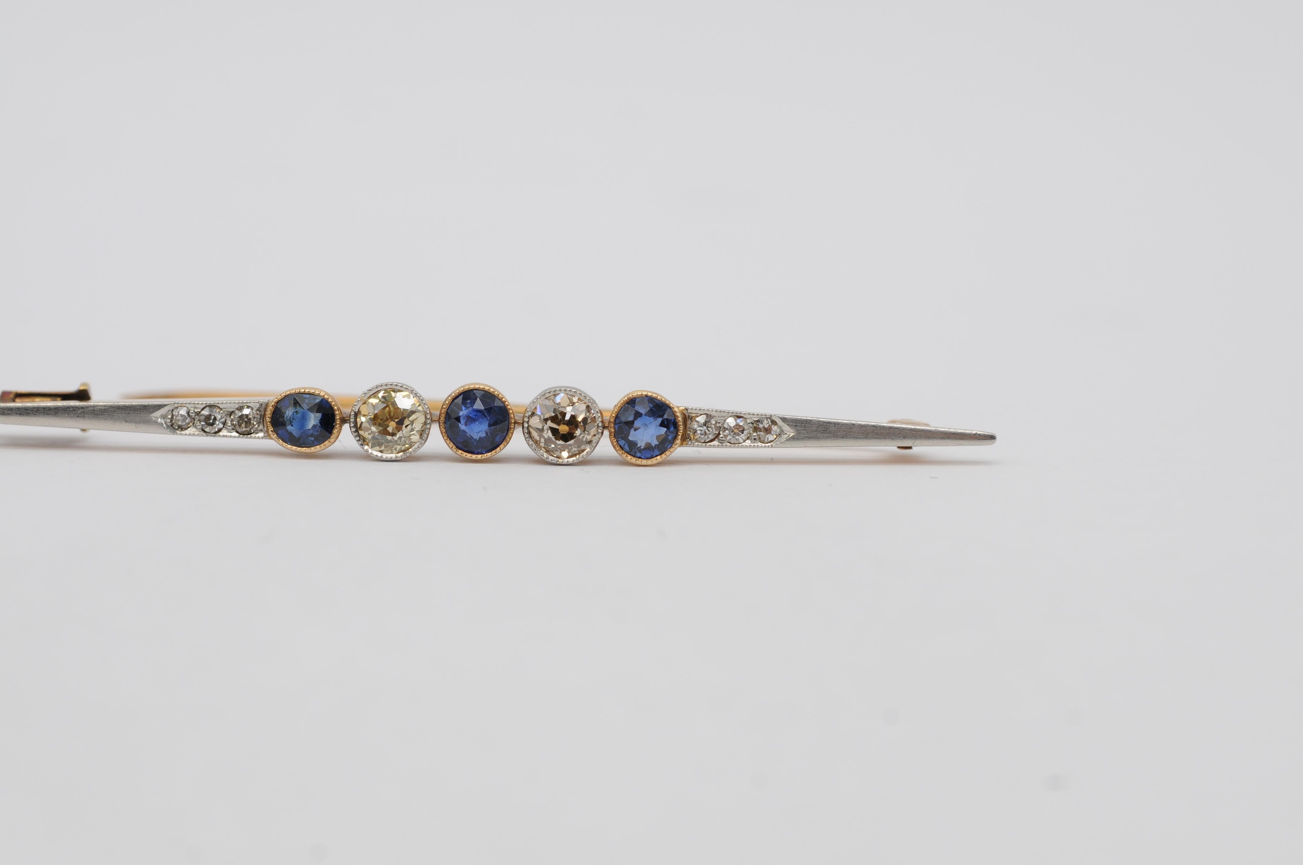 Broche Art Decó de 14 quilates con 2 diamantes y 3 zafiros talla europea antigua en venta 2