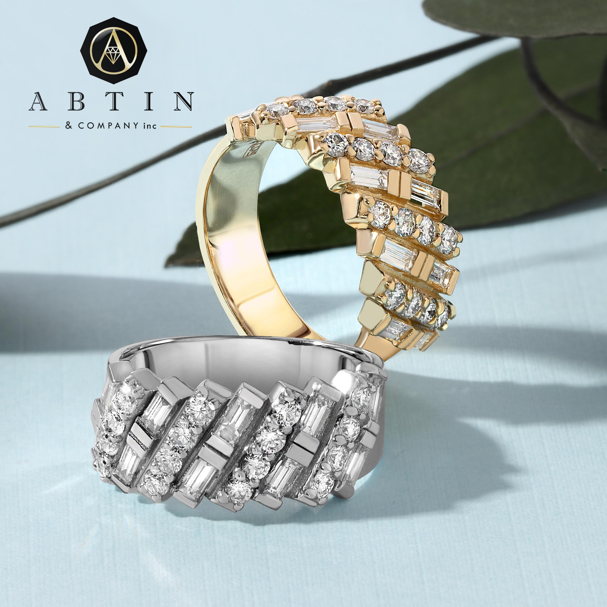This ring, made in 14K gold, showcases alternating rows of baguette and round diamonds. Its timeless and elegant design, with beautiful accents, makes it perfect for everyday wear—a fabulous gift idea.
Gold Weight: 7.20 gr.
Diamond Weight: 1.020