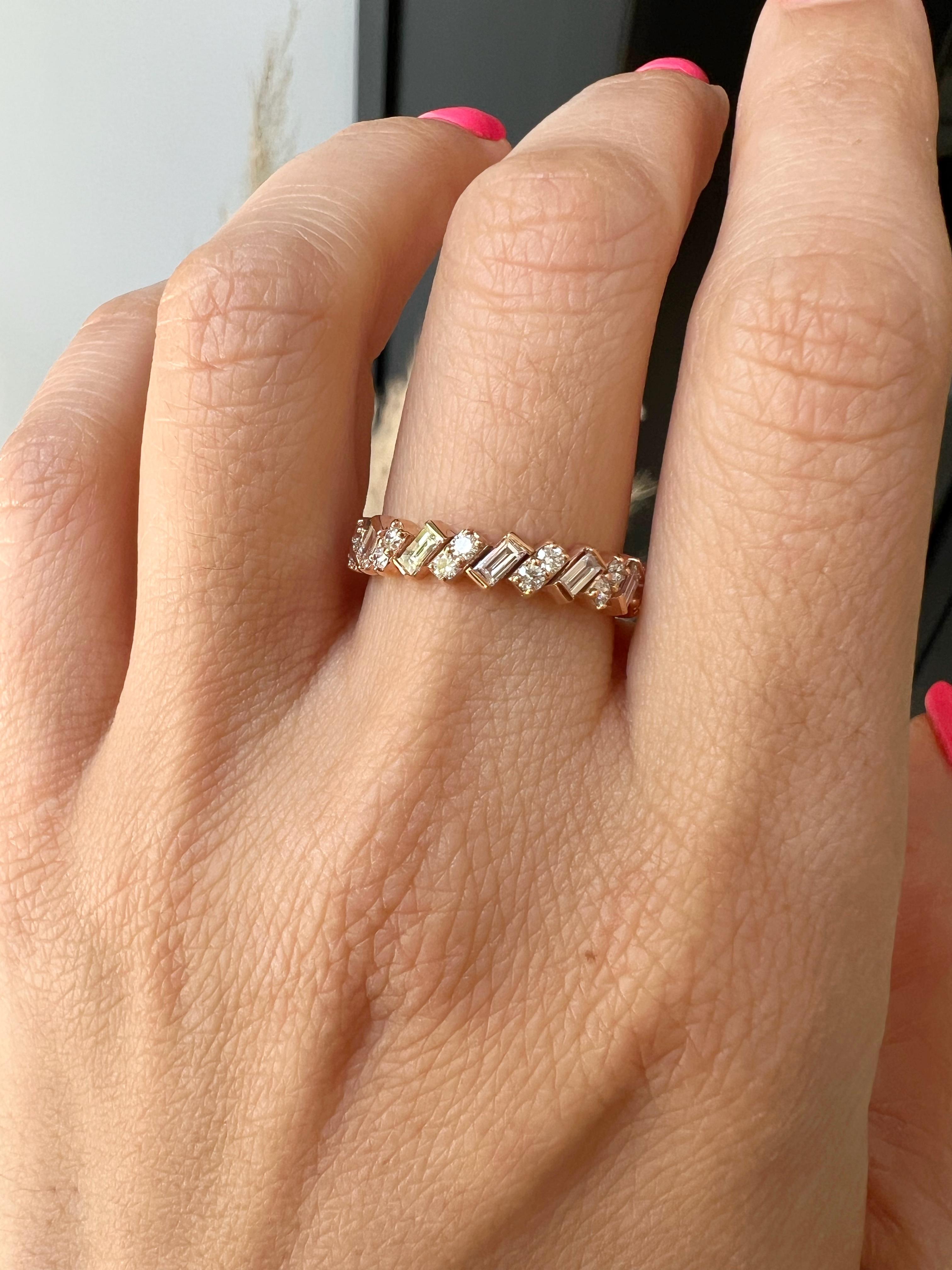 Contemporain 14K Baguette & diamant rond Alliance de mariage et d'anniversaire en vente