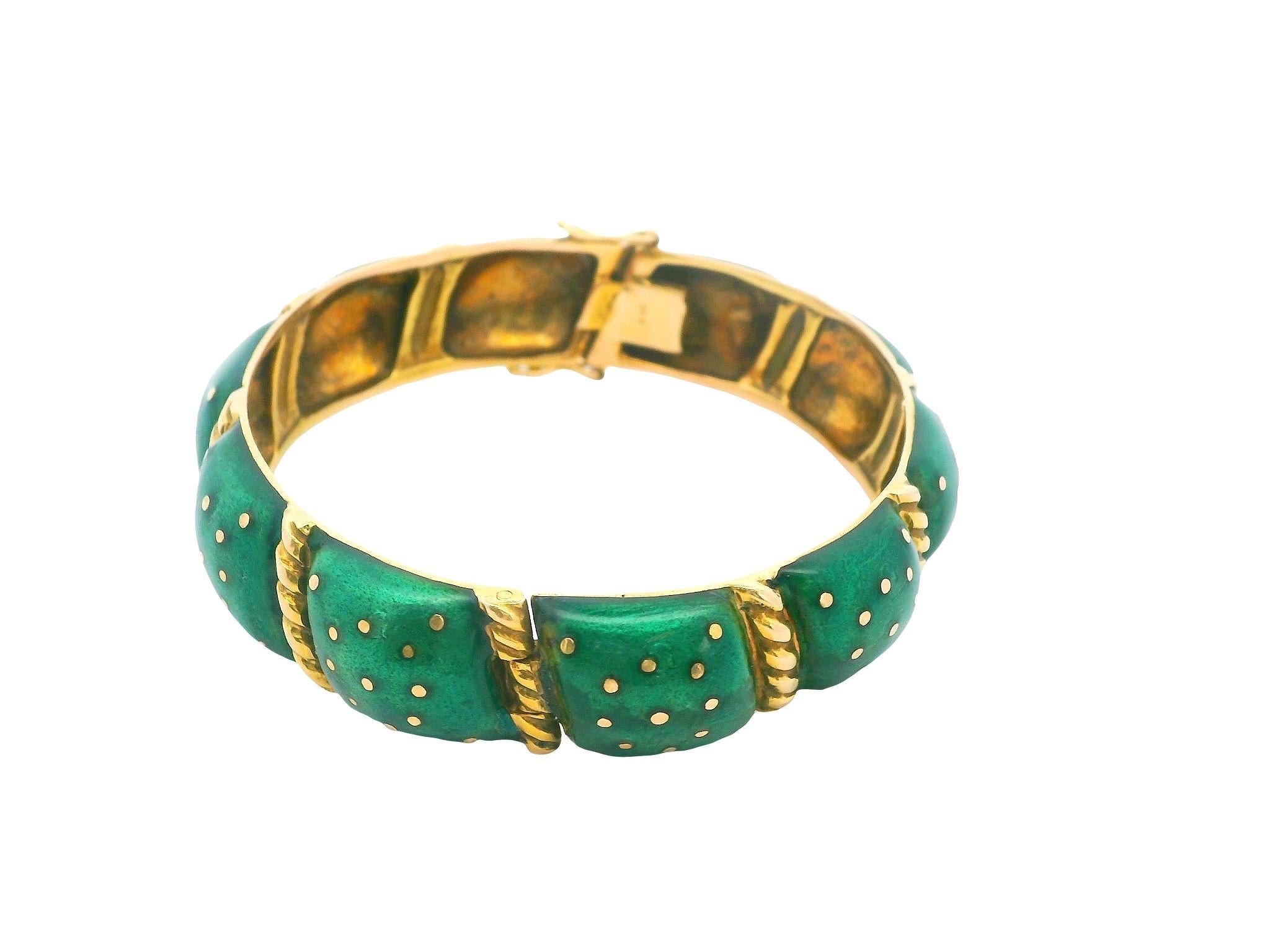 Bangle 14K con smalto verde In condizioni buone in vendita a Great Neck Plaza, NY