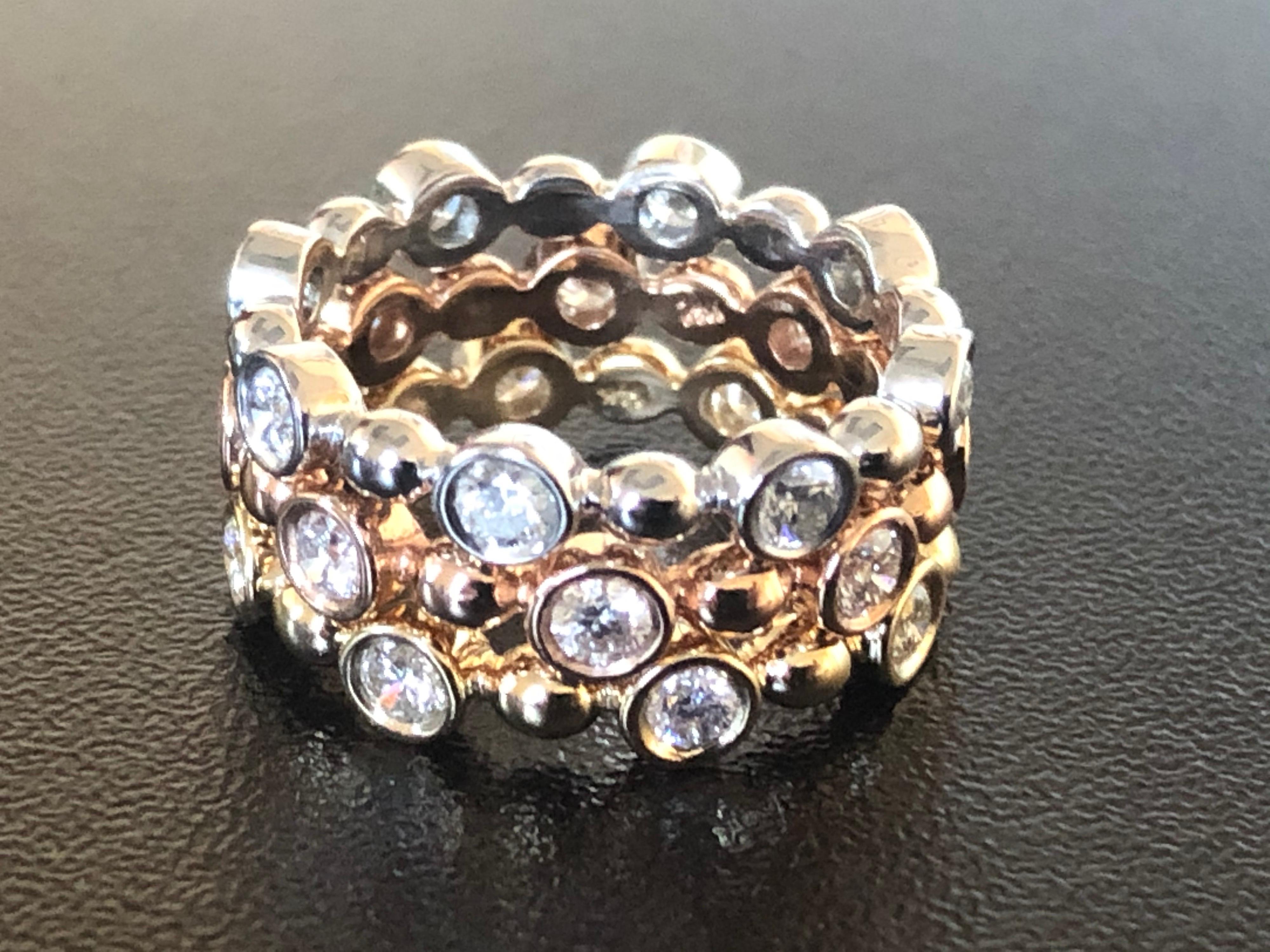 Round Cut 14 Karat Bezel Set White, Yellow, Rose Gold Diamond Rings For Sale