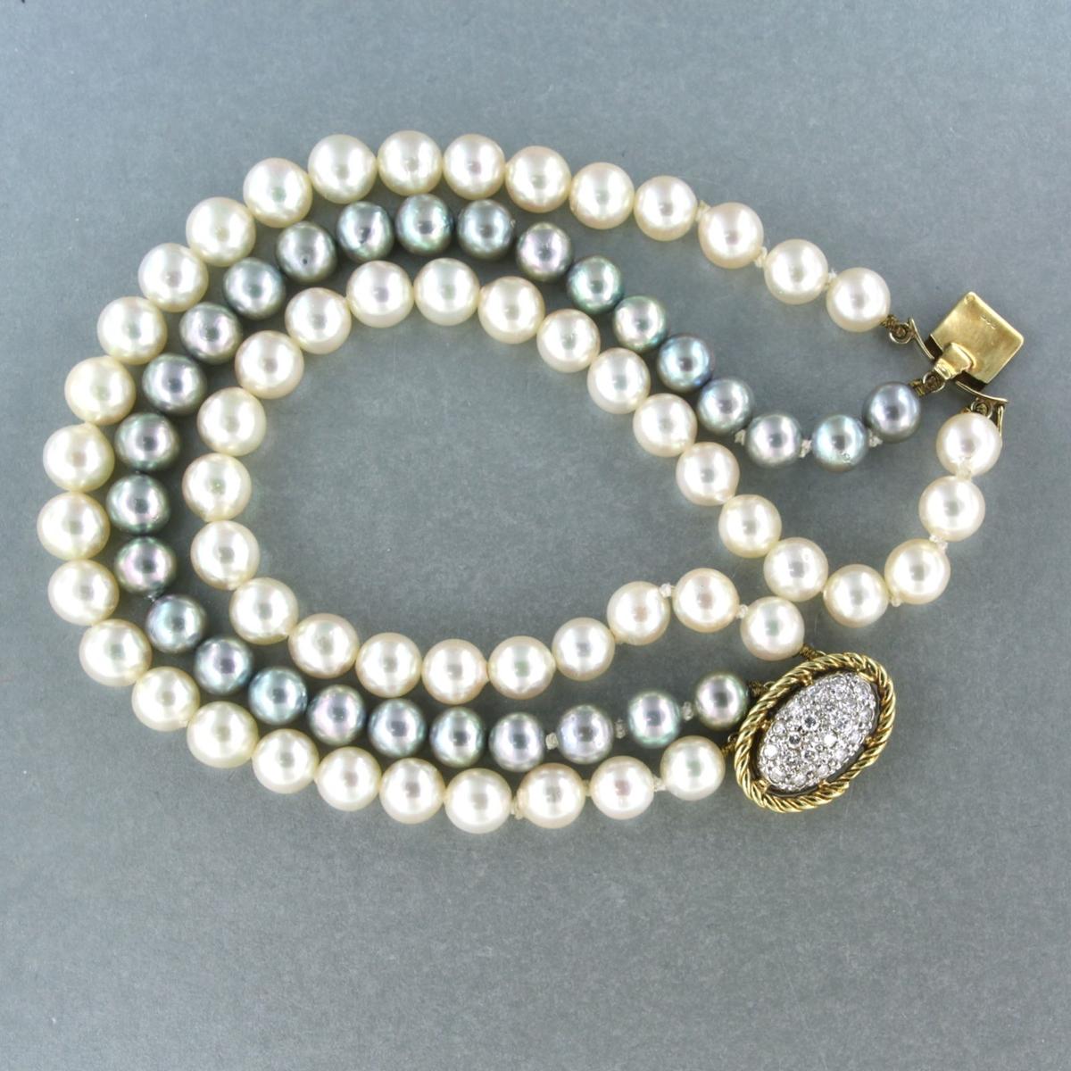 14k bicolour gold lock with diamonds in total 0.50ct, 3-row pearl bead bracelot  For Sale 1