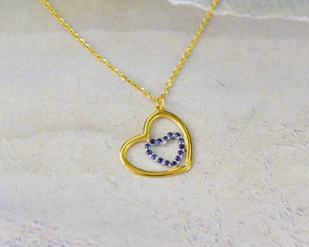 Round Cut 14k Gold Blue Sapphire Necklace Dainty Heart Necklace For Sale