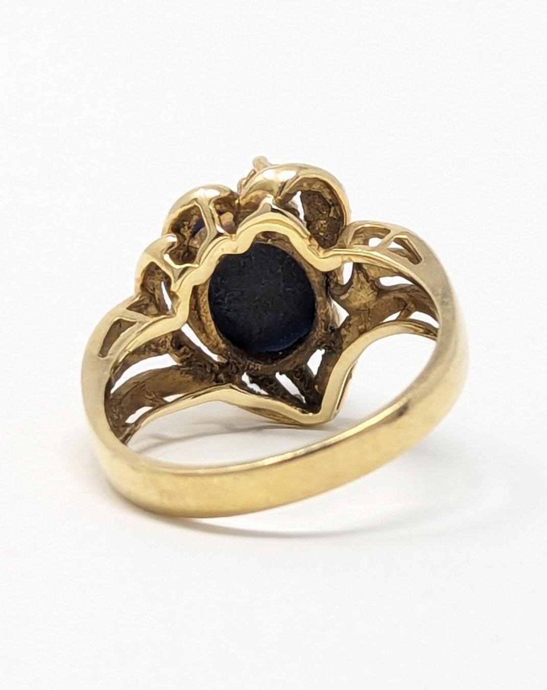 14k Blue Star Sapphire Ring with Diamond set in Solid Yellow Gold Size 6.25 For Sale 1