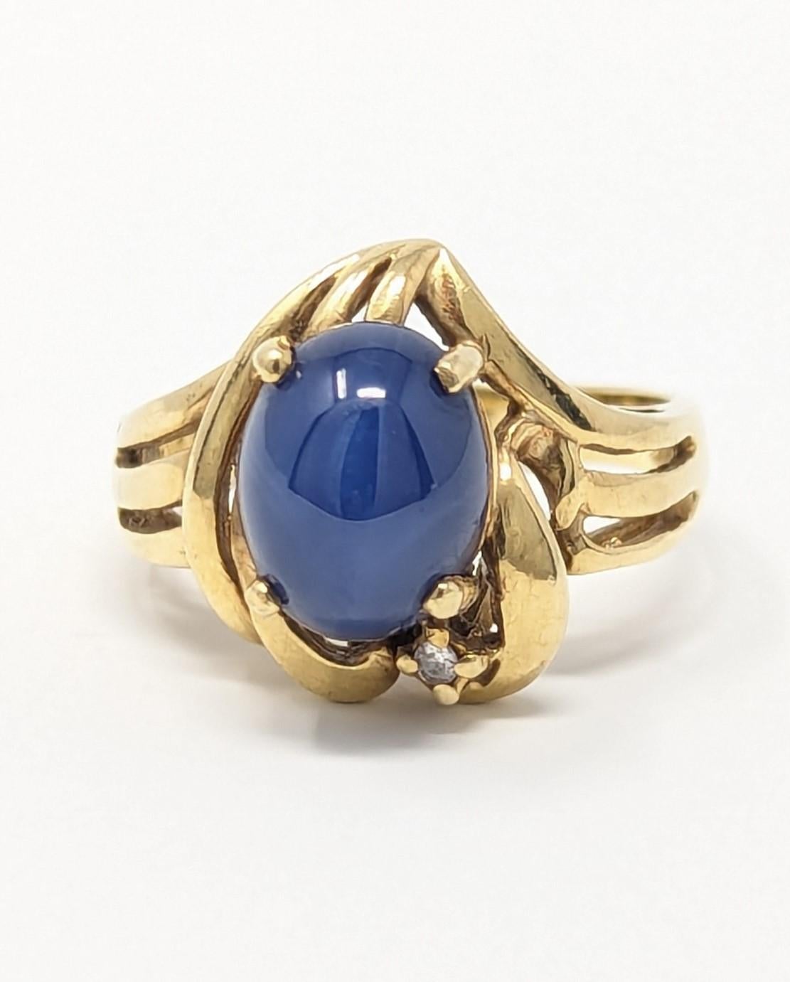 Women's 14k Blue Star Sapphire Ring with Diamond set in Solid Yellow Gold Size 6.25 For Sale