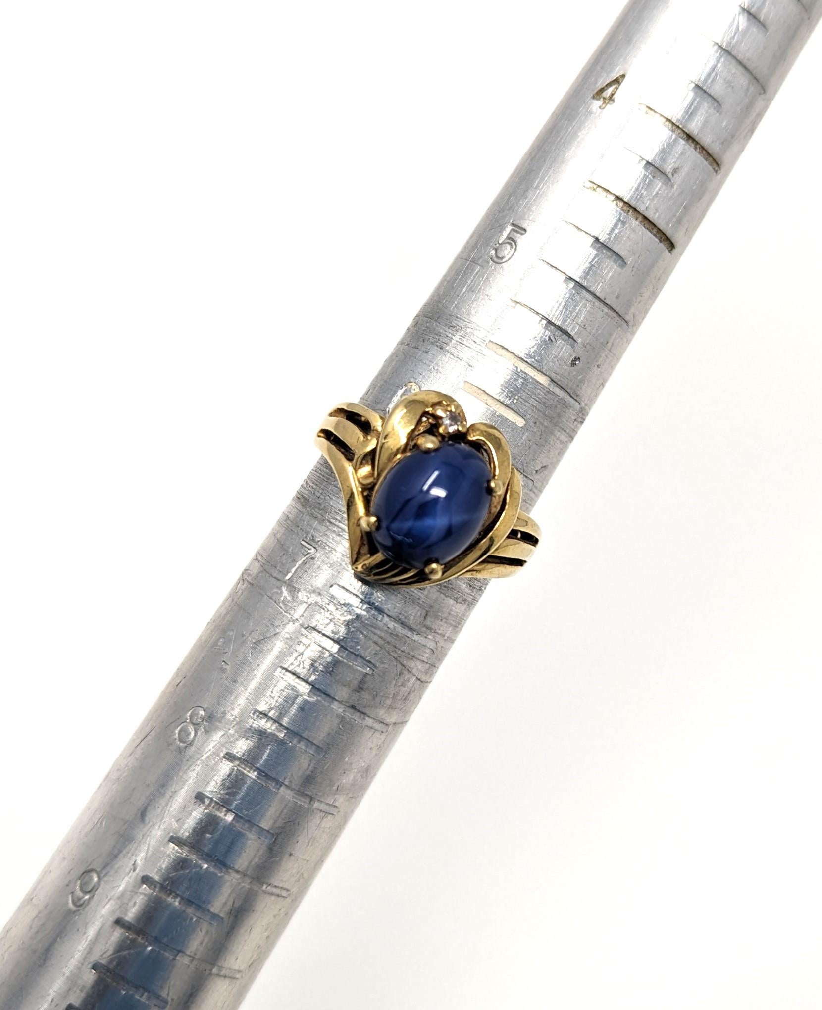 14k Blue Star Sapphire Ring with Diamond set in Solid Yellow Gold Size 6.25 For Sale 3