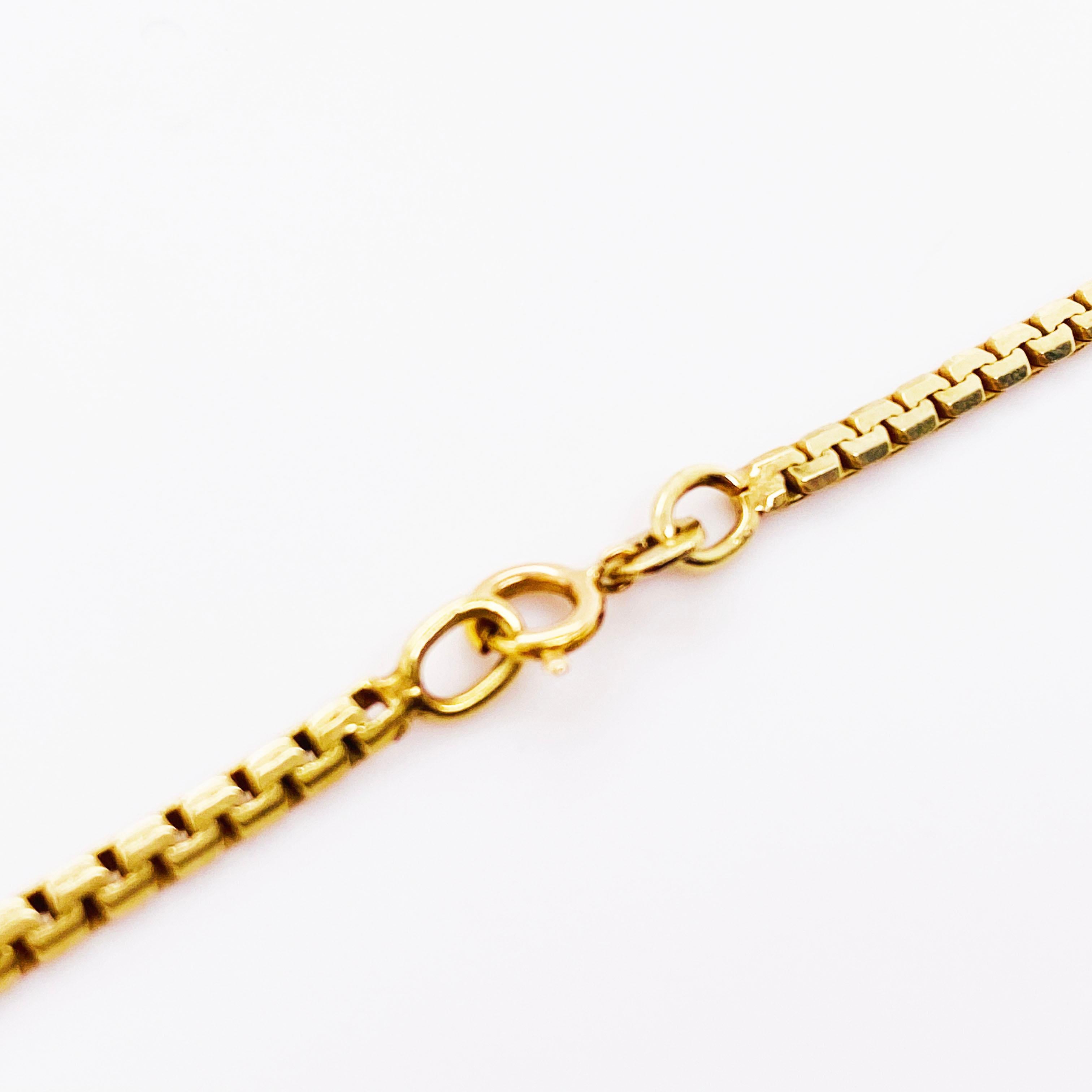 The 14 karat yellow gold zipper chain is a nice size for a man or a woman.  It is 2.6 millimeters wide and 18 inches long.  It is solid gold and weighs 12.4 grams.  There is a spring ring clasp that is also 14 karat yellow gold. 
14 karat
Spring