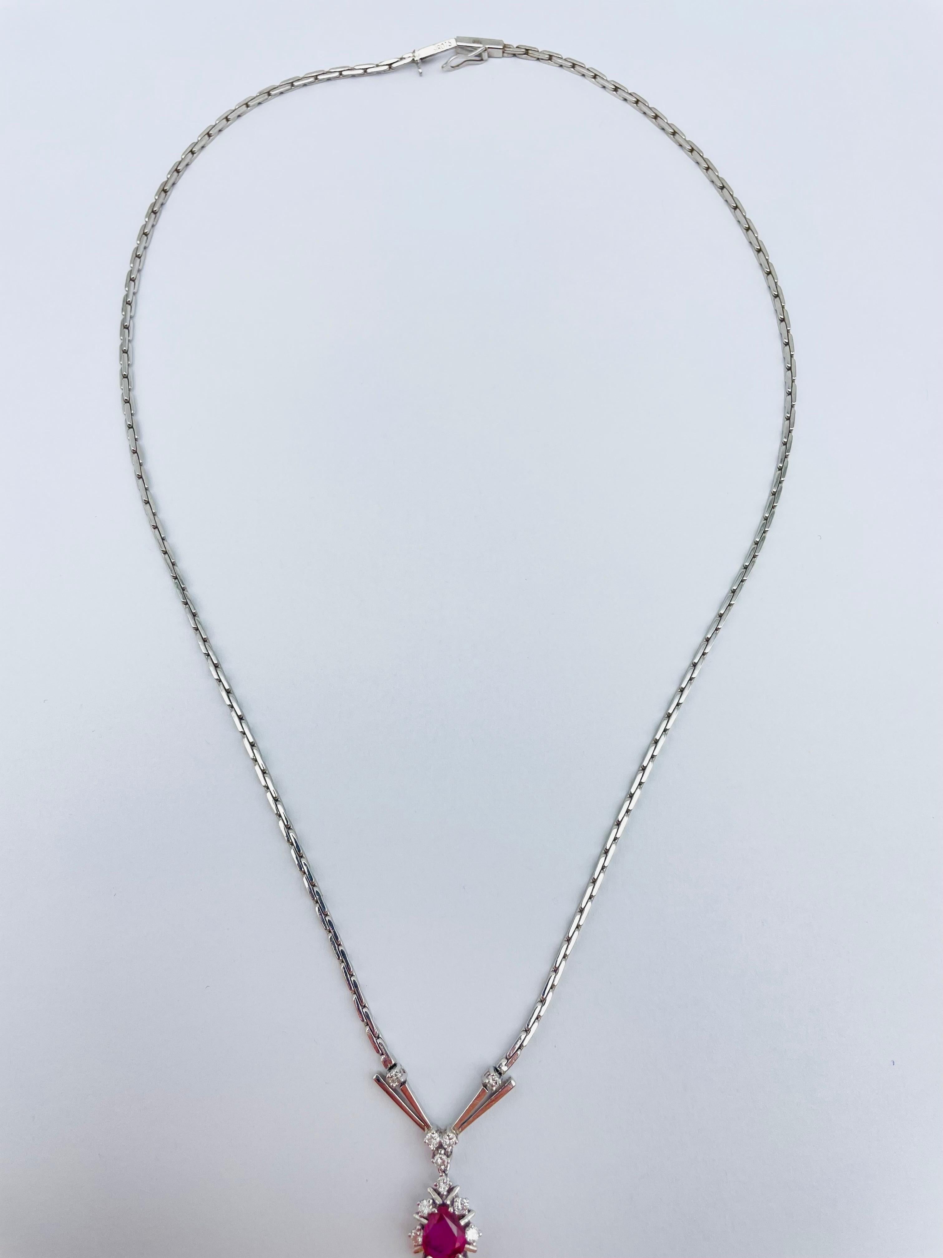 14k Brilliant '0.3 Carat' White Gold Necklace with Red Colored Stone For Sale 4