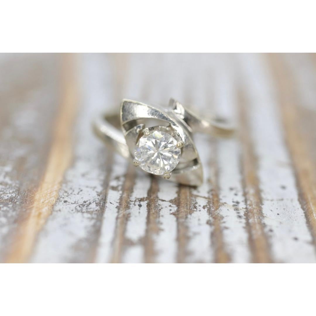 14K Bypass-Diamant Solitär-Ring. Gesamt 0,48 Karat Diamant Solitär. Gestapelt. Damen im Angebot