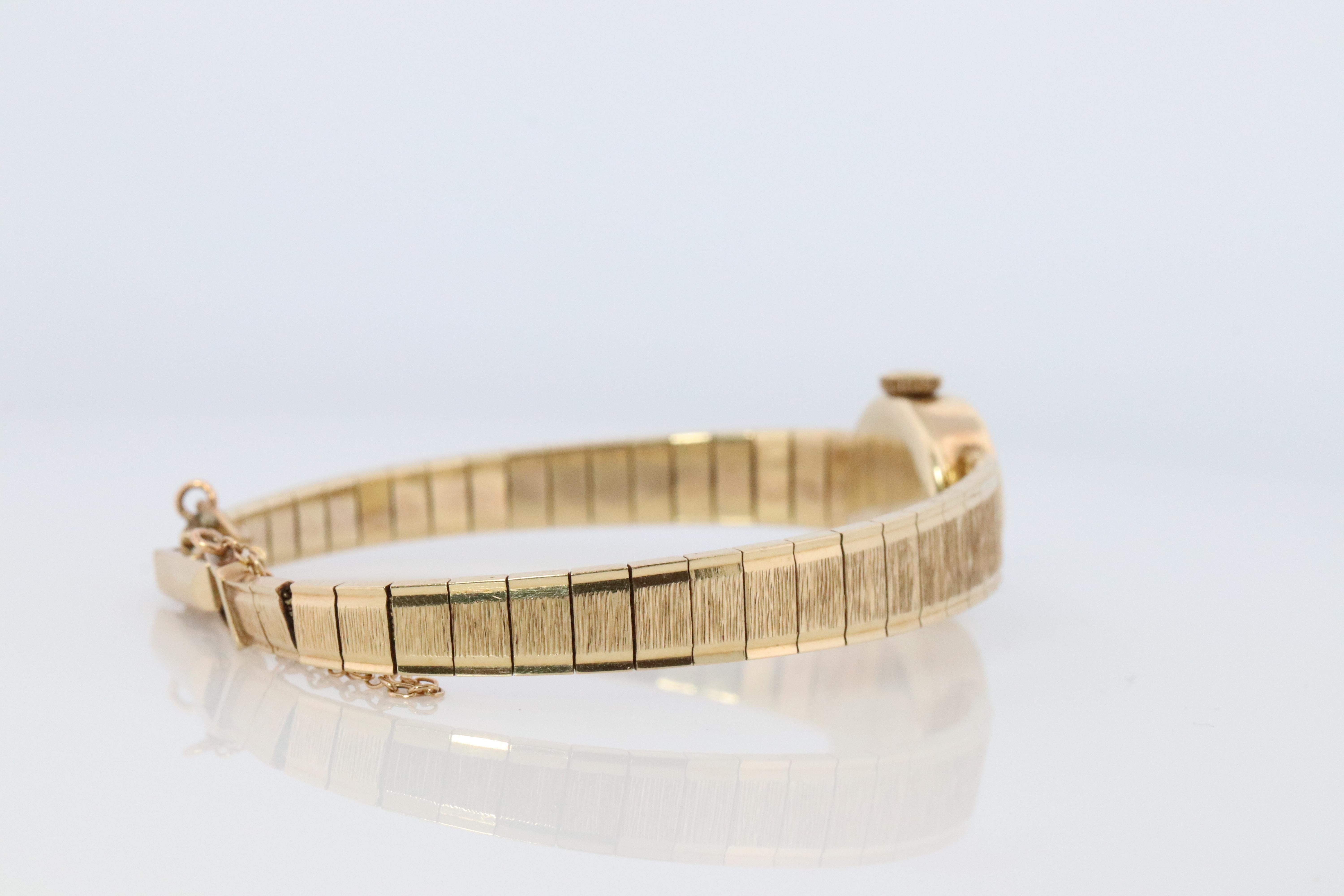 Montre mécanique 14k CARTIER x Movado. Montre Cartier pour dames, 14k YG. en vente 4