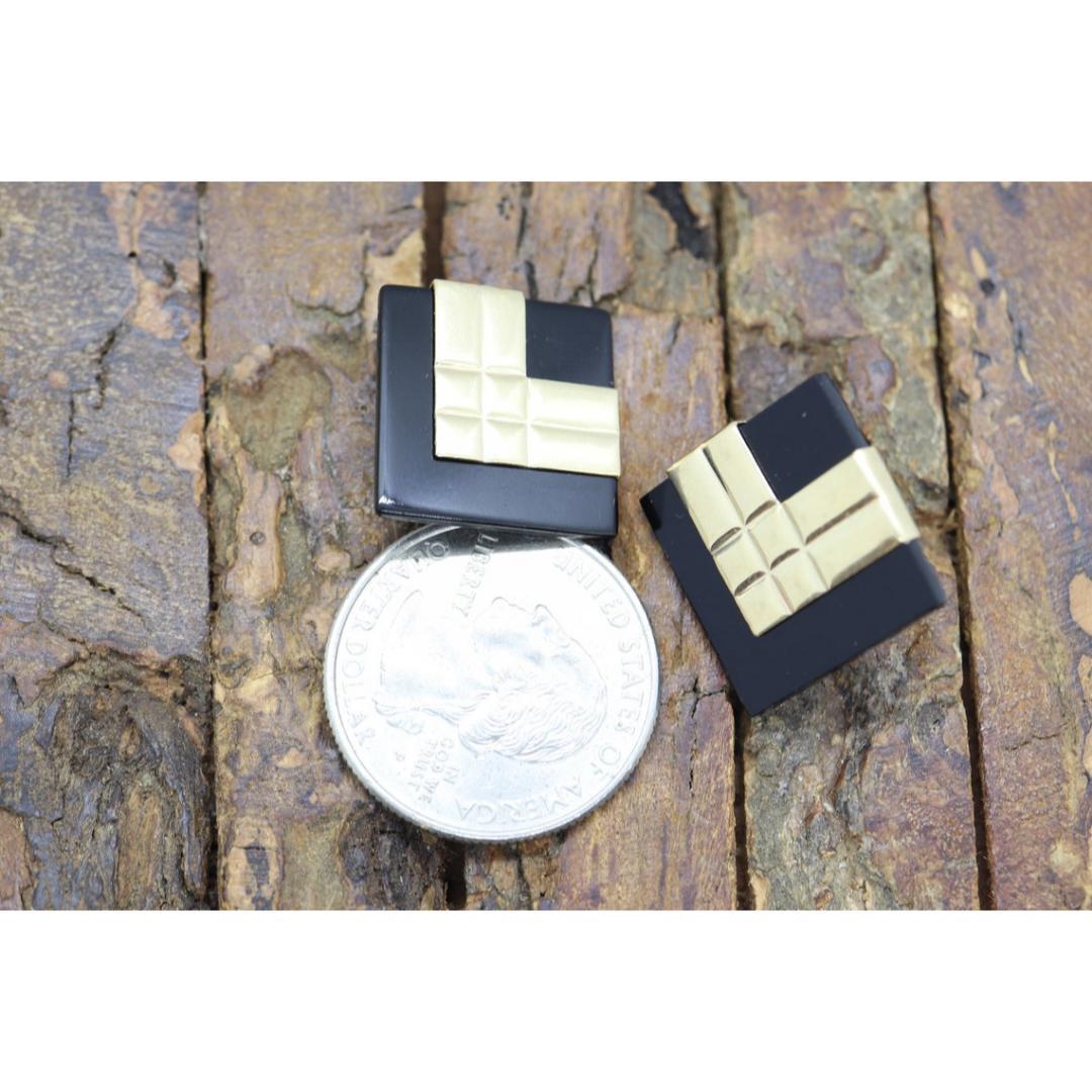 14k Carved Onyx Square Earrings. 14k Peter Brams Carved Gemstone Stud PBD 6