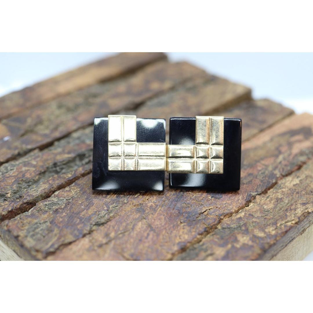 14k Carved Onyx Square Earrings. 14k Peter Brams Carved Gemstone Stud PBD In Good Condition In Port Charlotte, FL