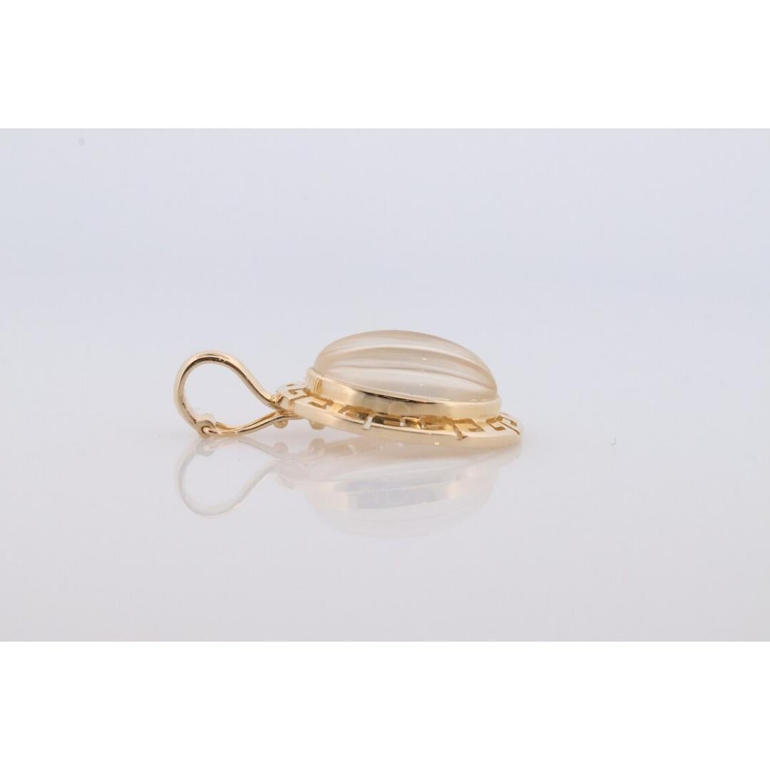 Ciondolo intagliato da 14k. Ciondolo a forma di zucca intagliata in quarzo bianco chiaro. Intaglio grande in vendita 2