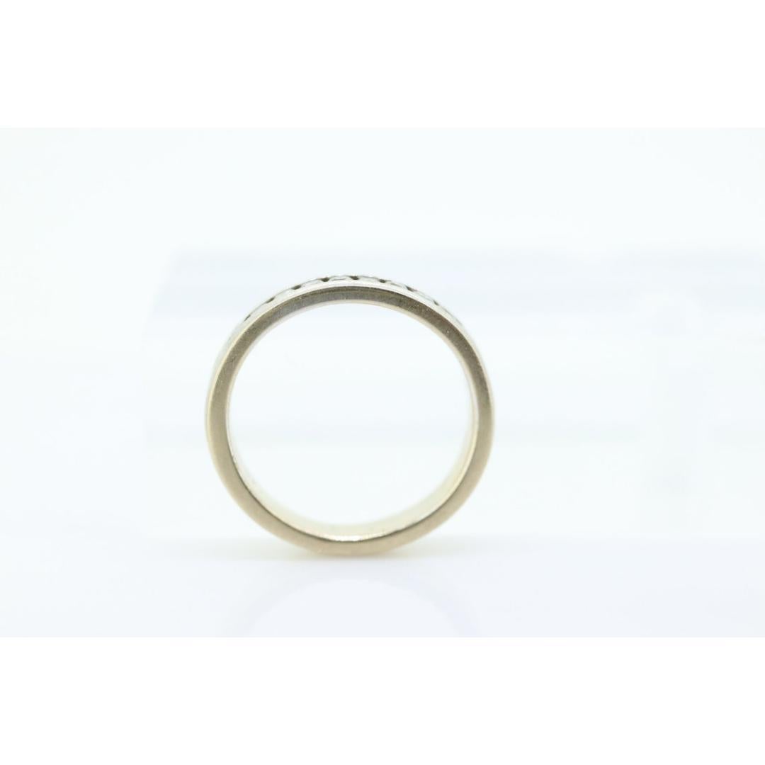 Fede nuziale a canale con diamanti a 14 carati per l'eternità. Anello dell'eternità con canale di diamanti unisex in vendita 1