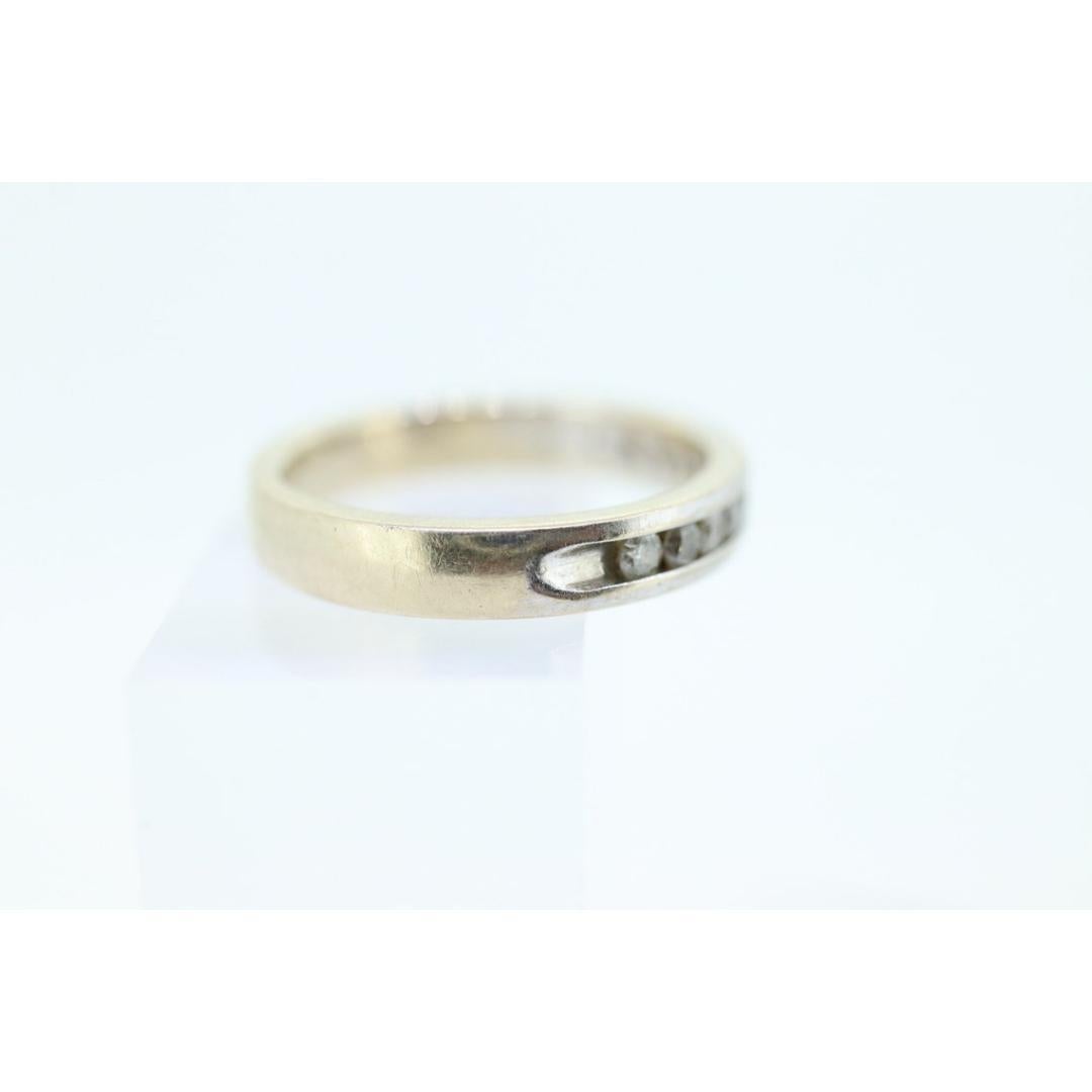 Fede nuziale a canale con diamanti a 14 carati per l'eternità. Anello dell'eternità con canale di diamanti unisex in vendita 3