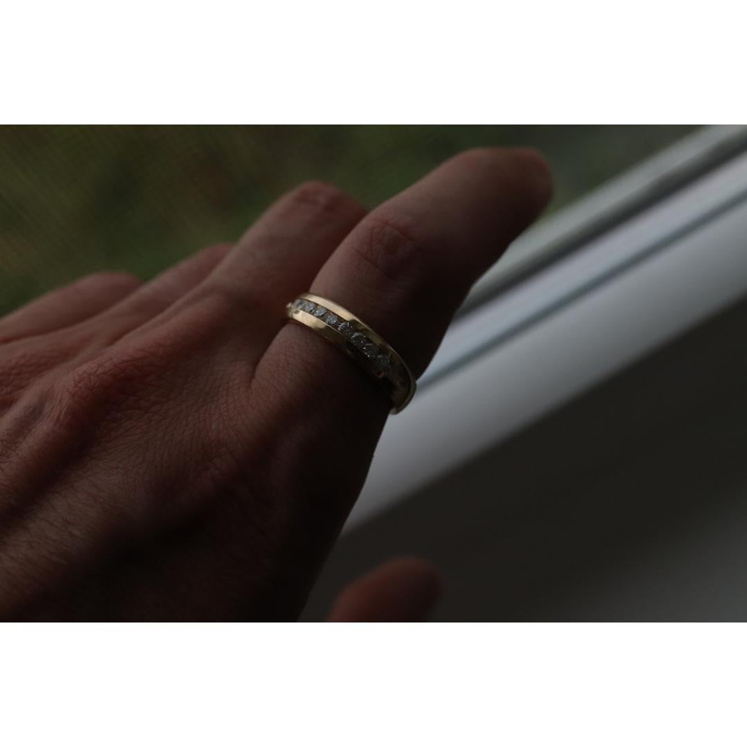 Fascia per l'eternità con diamante a canale da 14k. Anello dell'eternità con canale di diamanti unisex in vendita 5